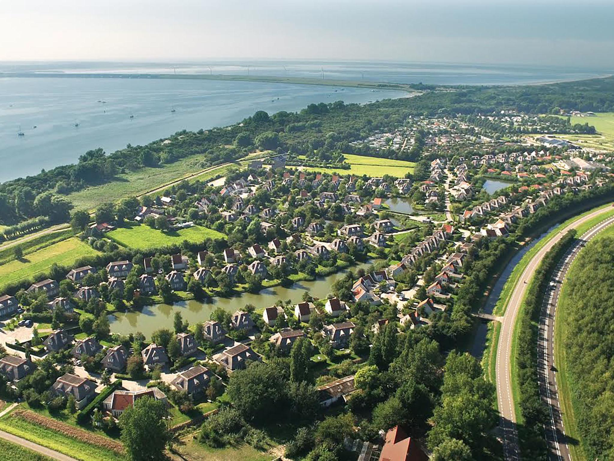 Photo 16 - Maison de 5 chambres à Hellevoetsluis avec piscine et jardin