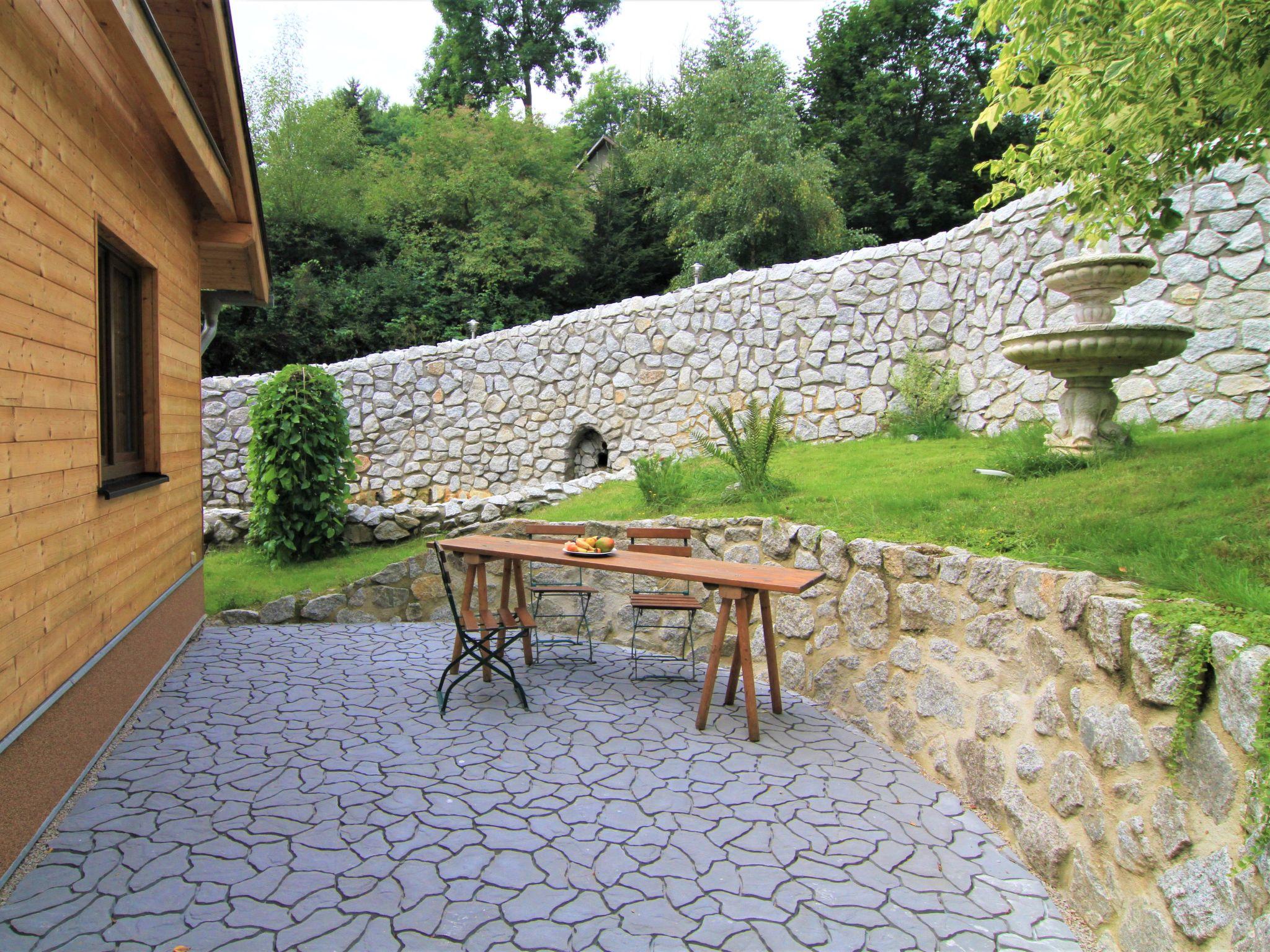 Photo 13 - Maison de 1 chambre à Bečov nad Teplou avec jardin et terrasse