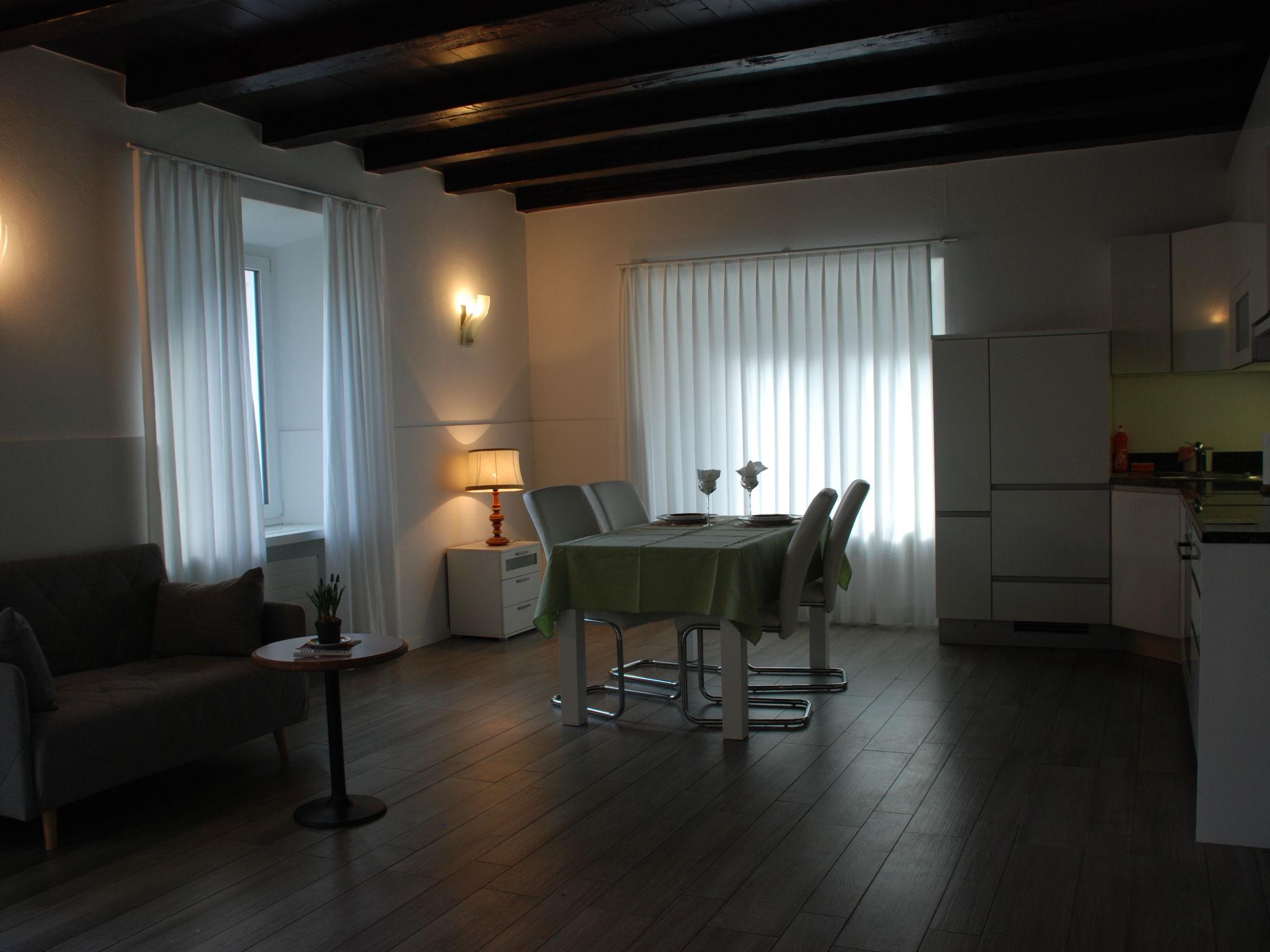 Foto 4 - Apartment mit 1 Schlafzimmer in Gambarogno mit schwimmbad und garten