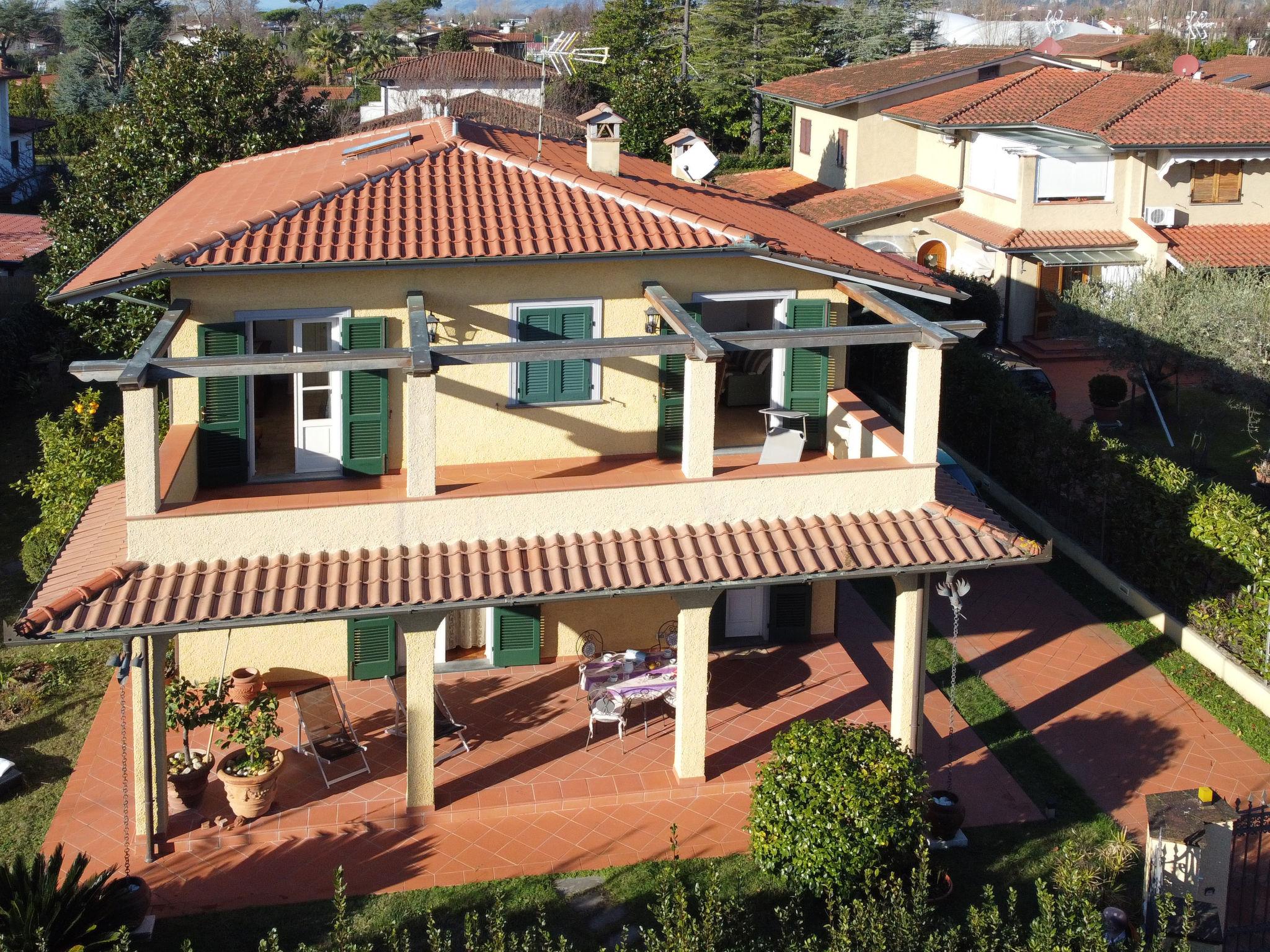 Photo 31 - Maison de 4 chambres à Forte dei Marmi avec jardin et vues à la mer