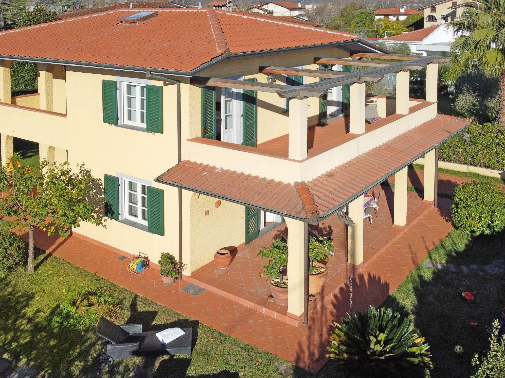 Photo 30 - 4 bedroom House in Forte dei Marmi with garden and sea view