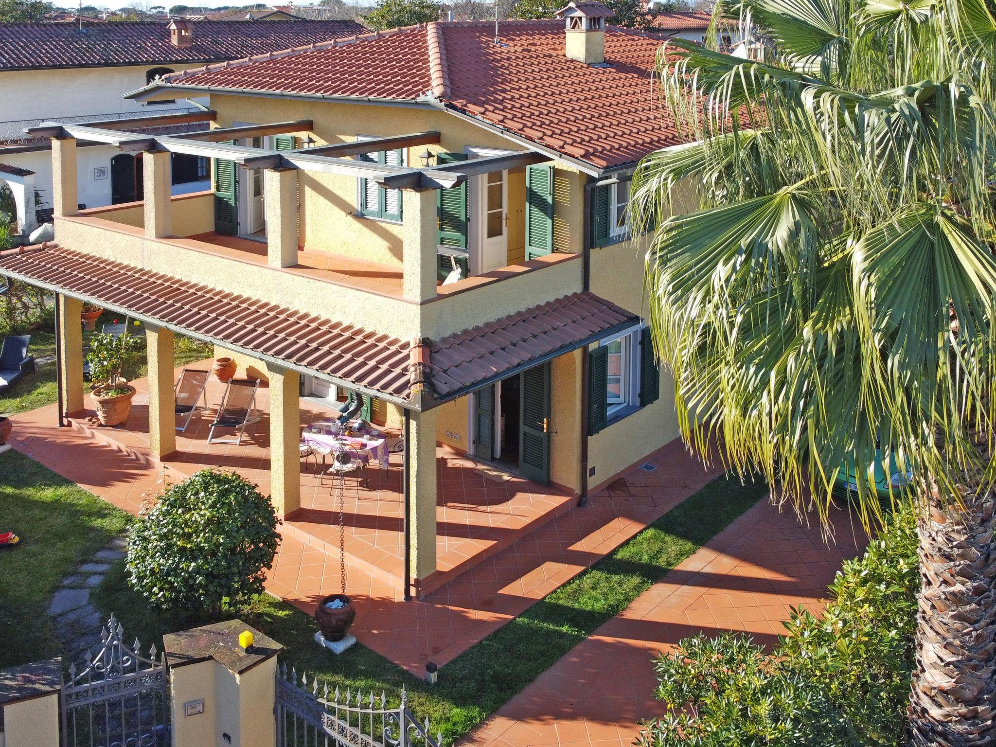 Photo 32 - Maison de 4 chambres à Forte dei Marmi avec jardin et vues à la mer