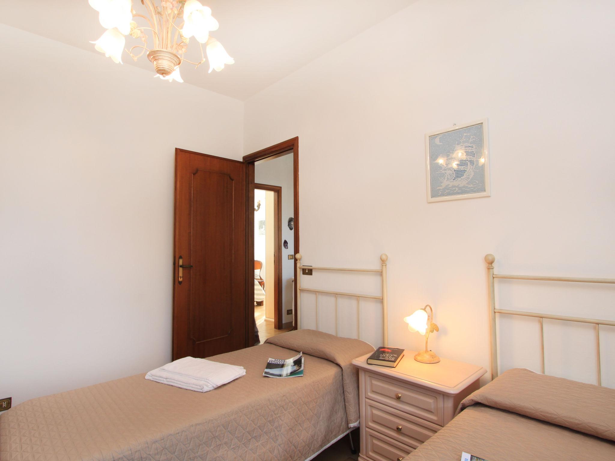 Photo 22 - 4 bedroom House in Forte dei Marmi with garden and terrace