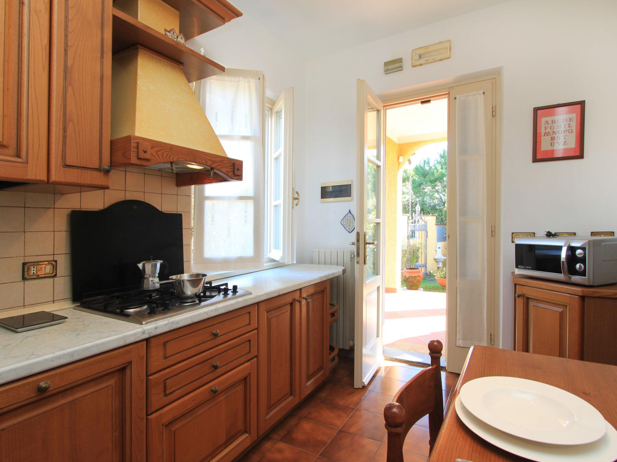 Photo 12 - 4 bedroom House in Forte dei Marmi with garden and sea view