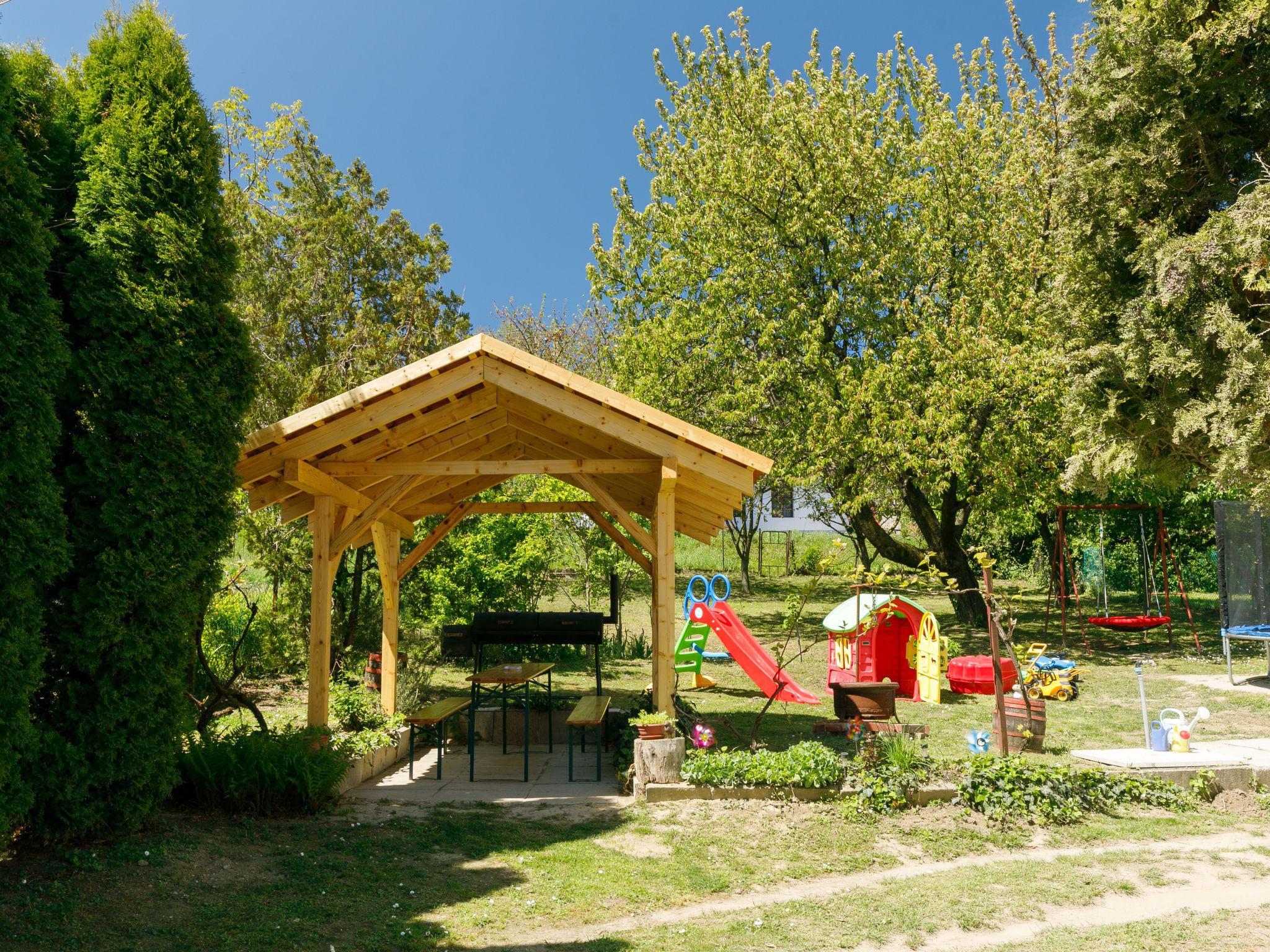 Foto 17 - Casa de 1 quarto em Fonyód com piscina privada e jardim