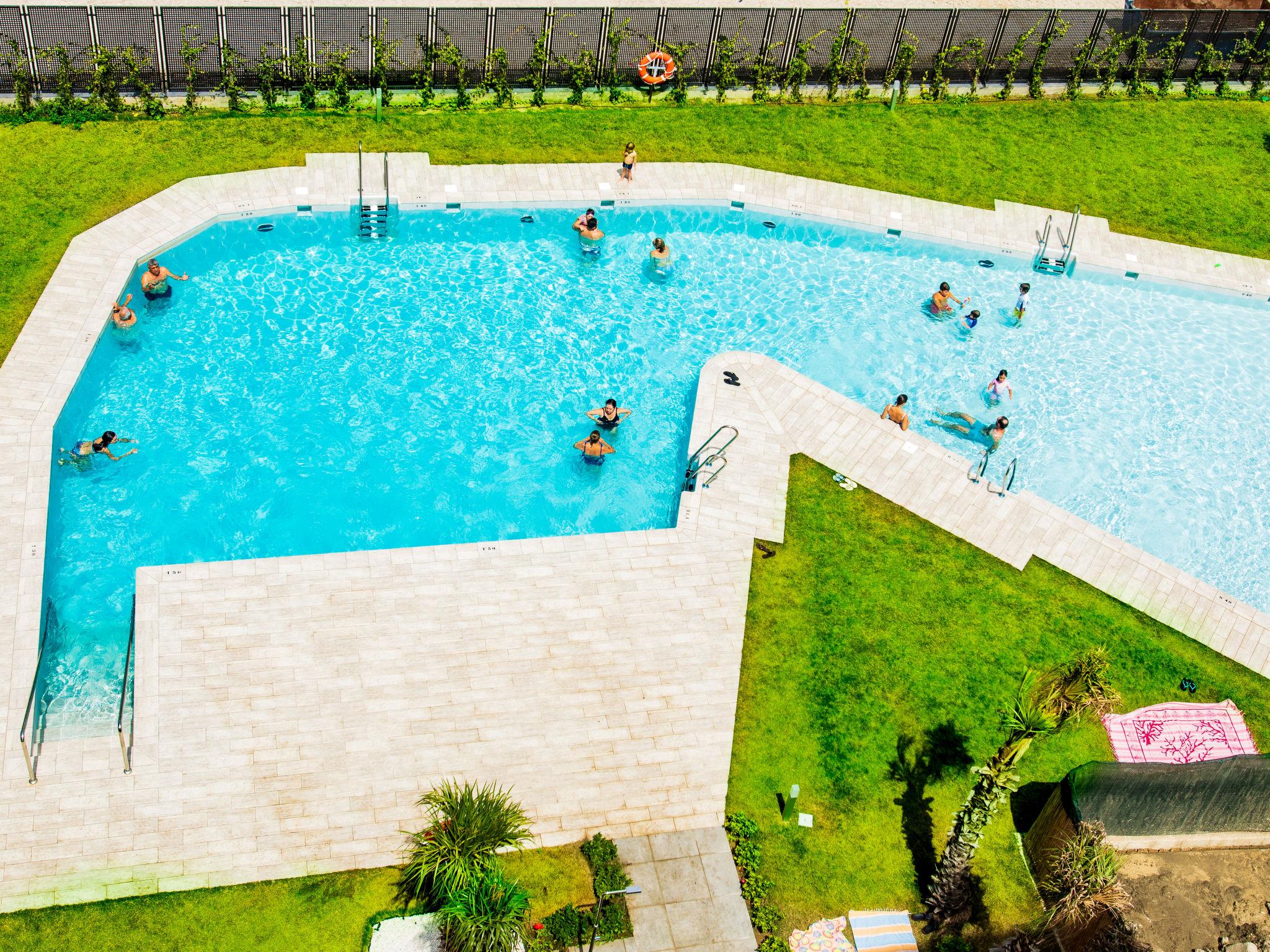 Foto 1 - Apartamento de 2 quartos em Vélez-Málaga com piscina e vistas do mar