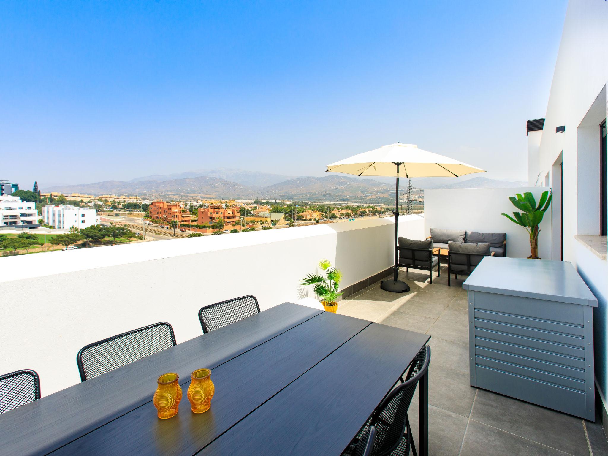 Foto 3 - Appartamento con 2 camere da letto a Vélez-Málaga con piscina e vista mare