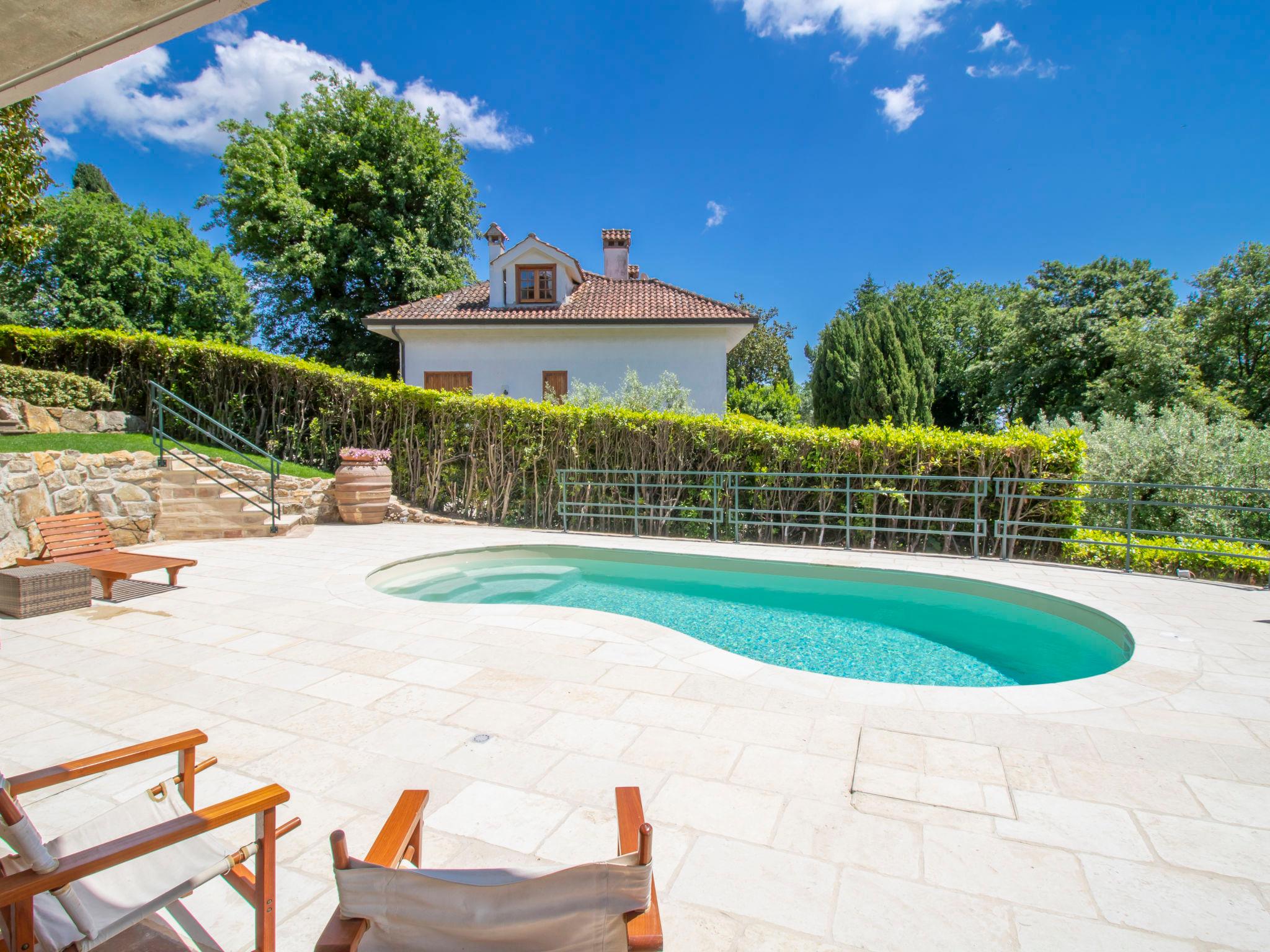 Photo 2 - Maison de 6 chambres à Sutri avec piscine privée et vues sur la montagne