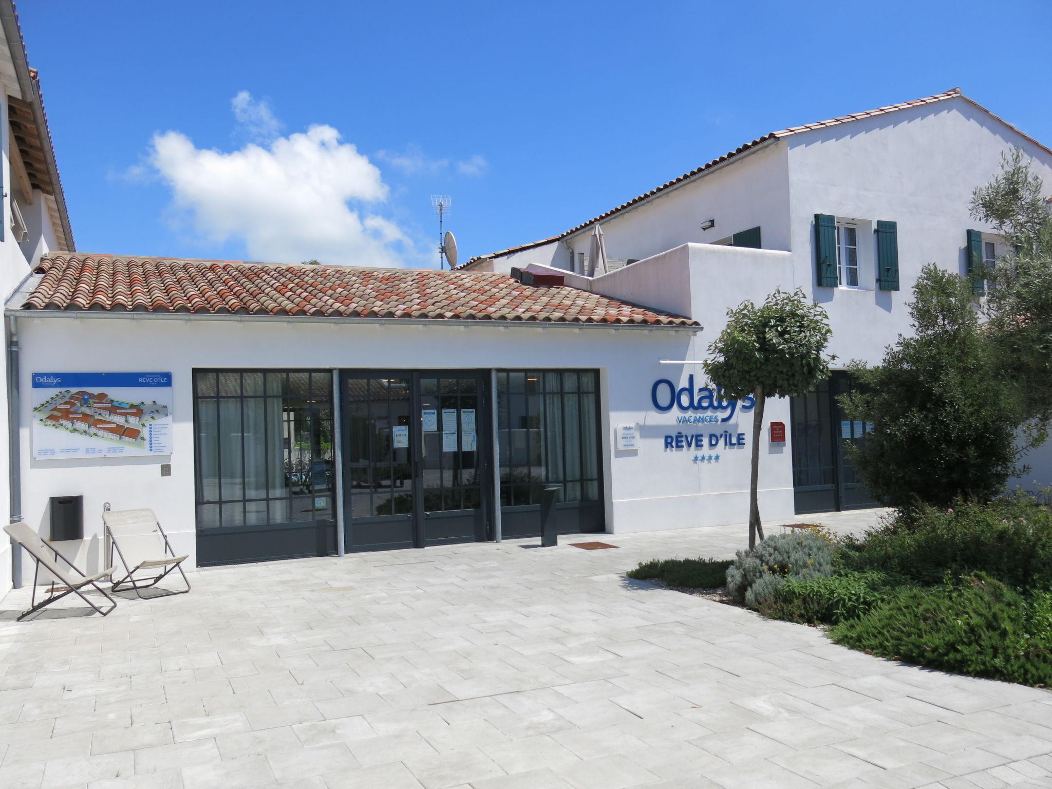 Foto 10 - Apartamento de 1 habitación en Rivedoux-Plage con piscina y terraza