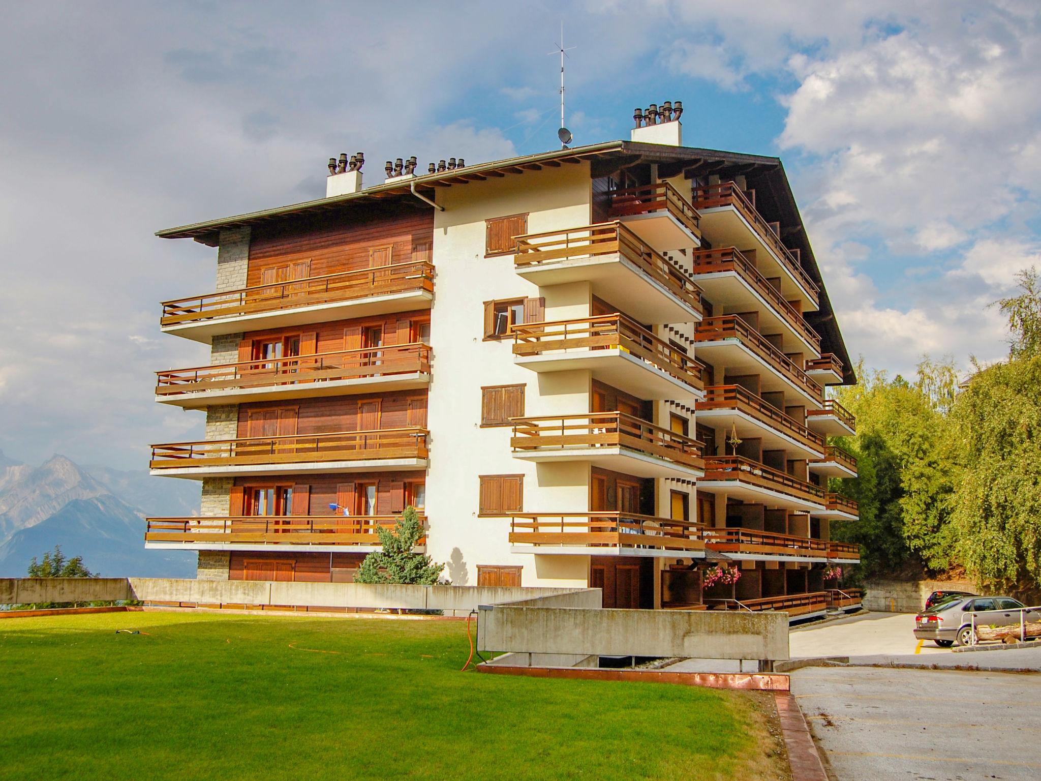 Foto 1 - Apartamento de 1 habitación en Nendaz con piscina y vistas a la montaña