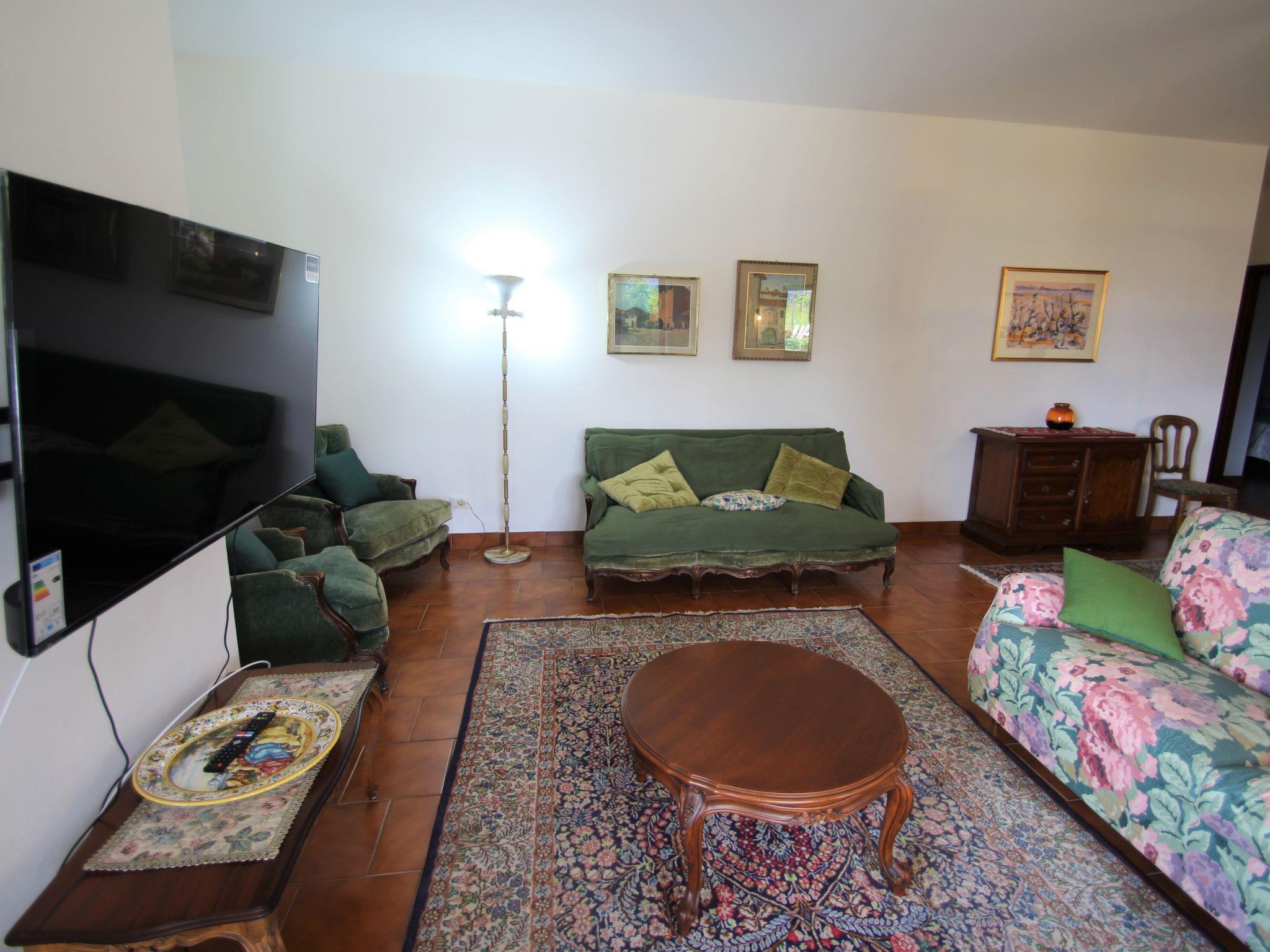 Foto 10 - Casa con 4 camere da letto a Porto Valtravaglia con piscina privata e vista sulle montagne