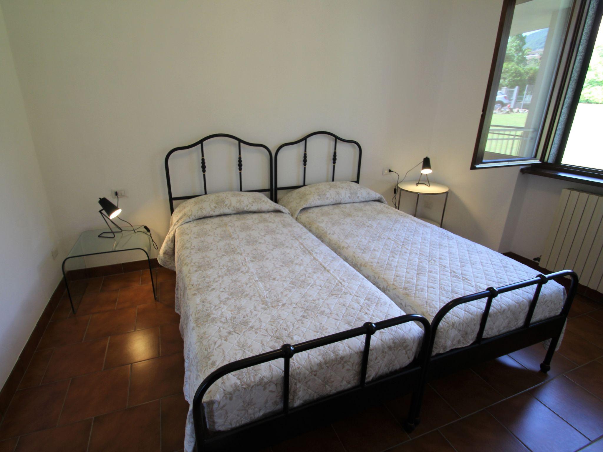 Photo 22 - 4 bedroom House in Porto Valtravaglia with private pool and garden