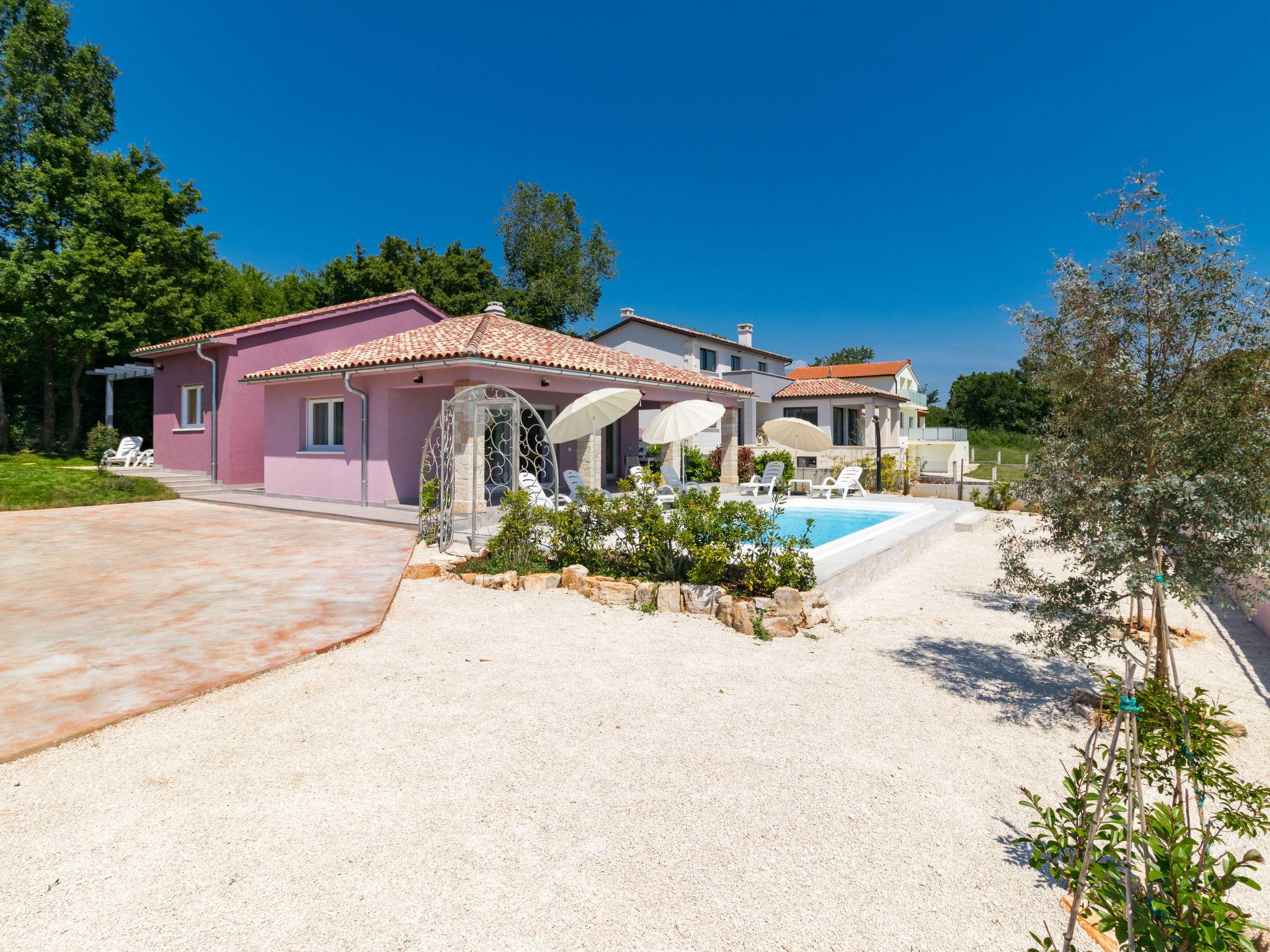 Photo 15 - Maison de 3 chambres à Svetvinčenat avec piscine privée et vues à la mer