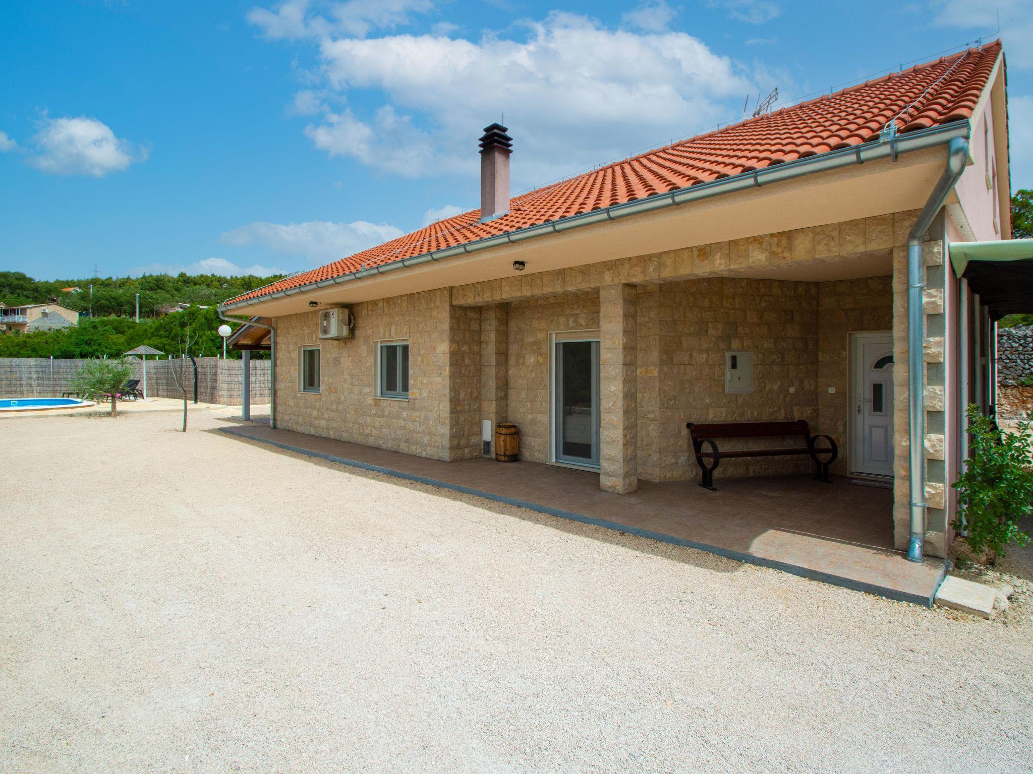 Foto 34 - Casa con 3 camere da letto a Sebenico con piscina privata e terrazza