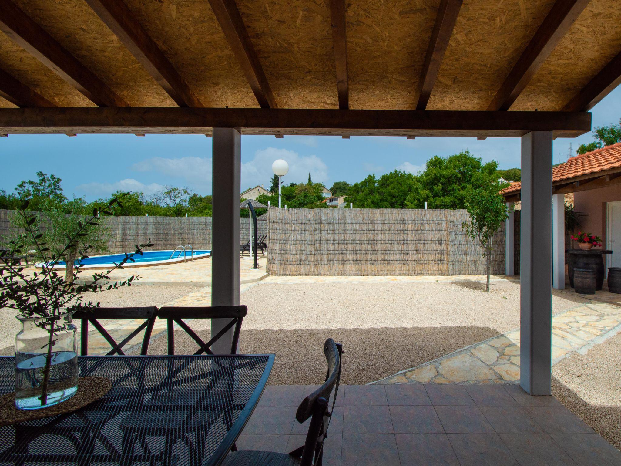 Foto 12 - Casa de 3 habitaciones en Sibenik con piscina privada y terraza