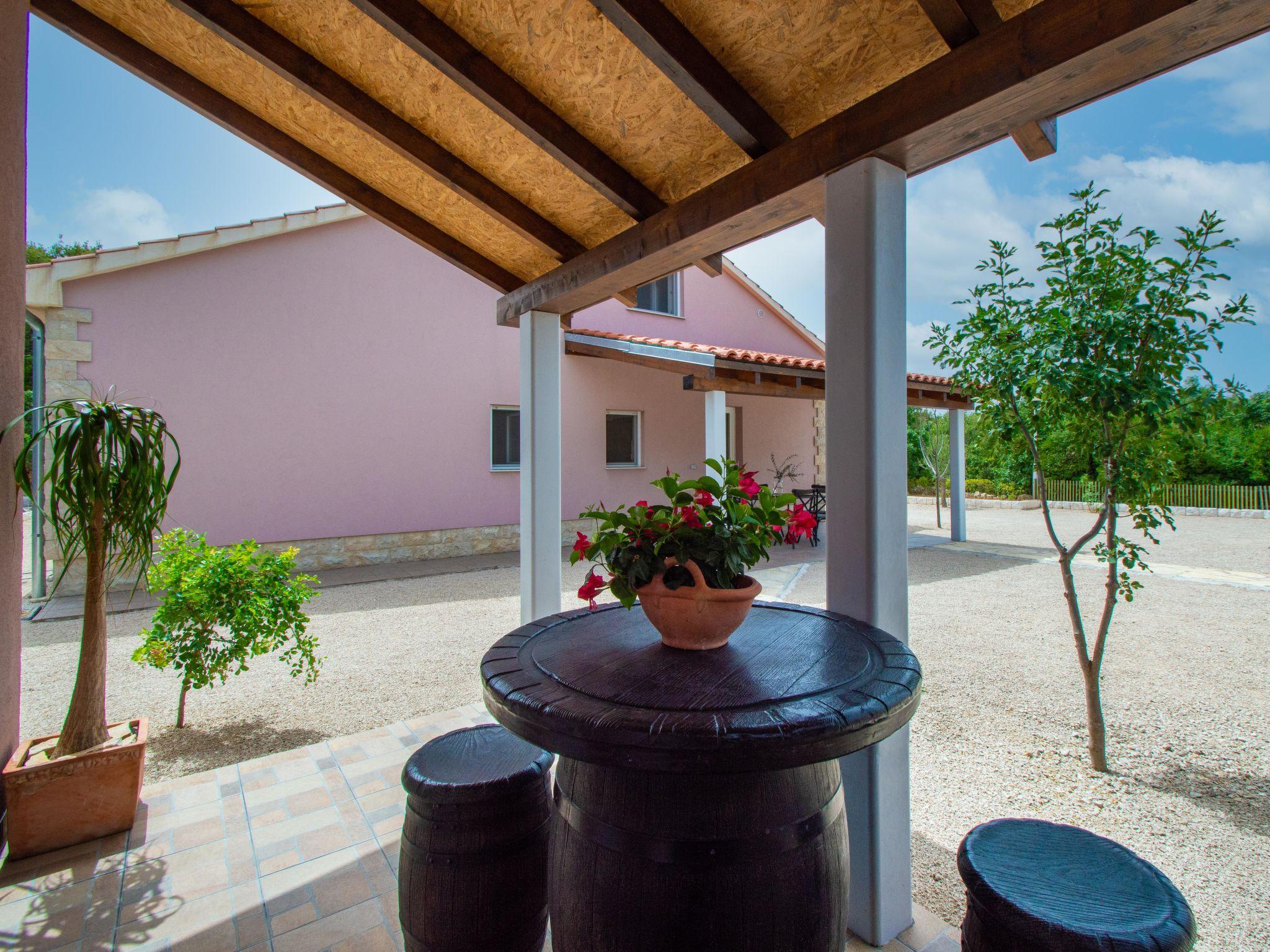 Photo 31 - Maison de 3 chambres à Sibenik avec piscine privée et jardin