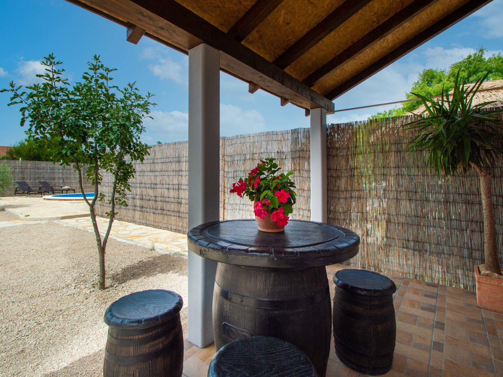 Foto 16 - Casa con 3 camere da letto a Sebenico con piscina privata e terrazza