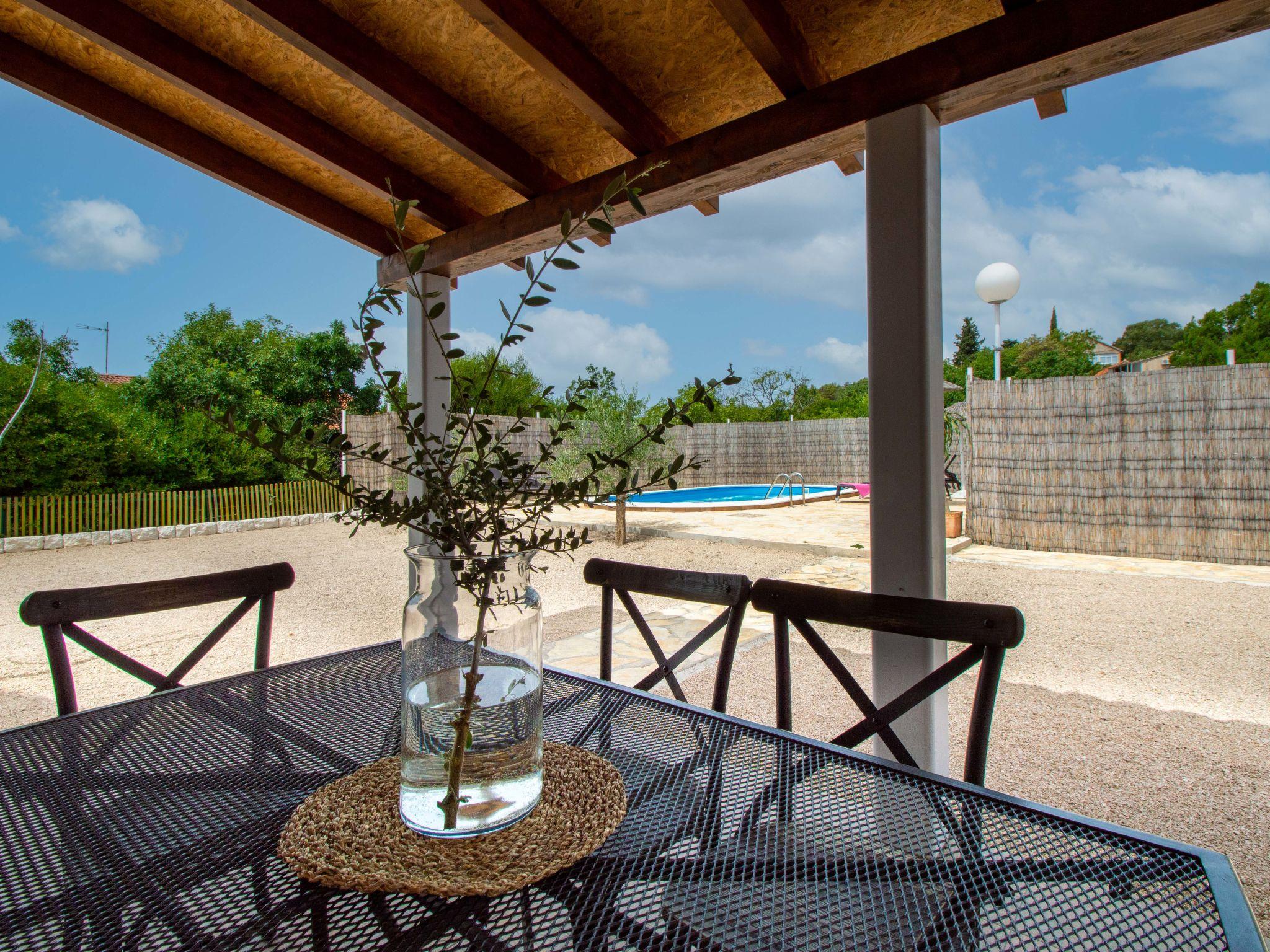 Foto 17 - Casa con 3 camere da letto a Sebenico con piscina privata e terrazza