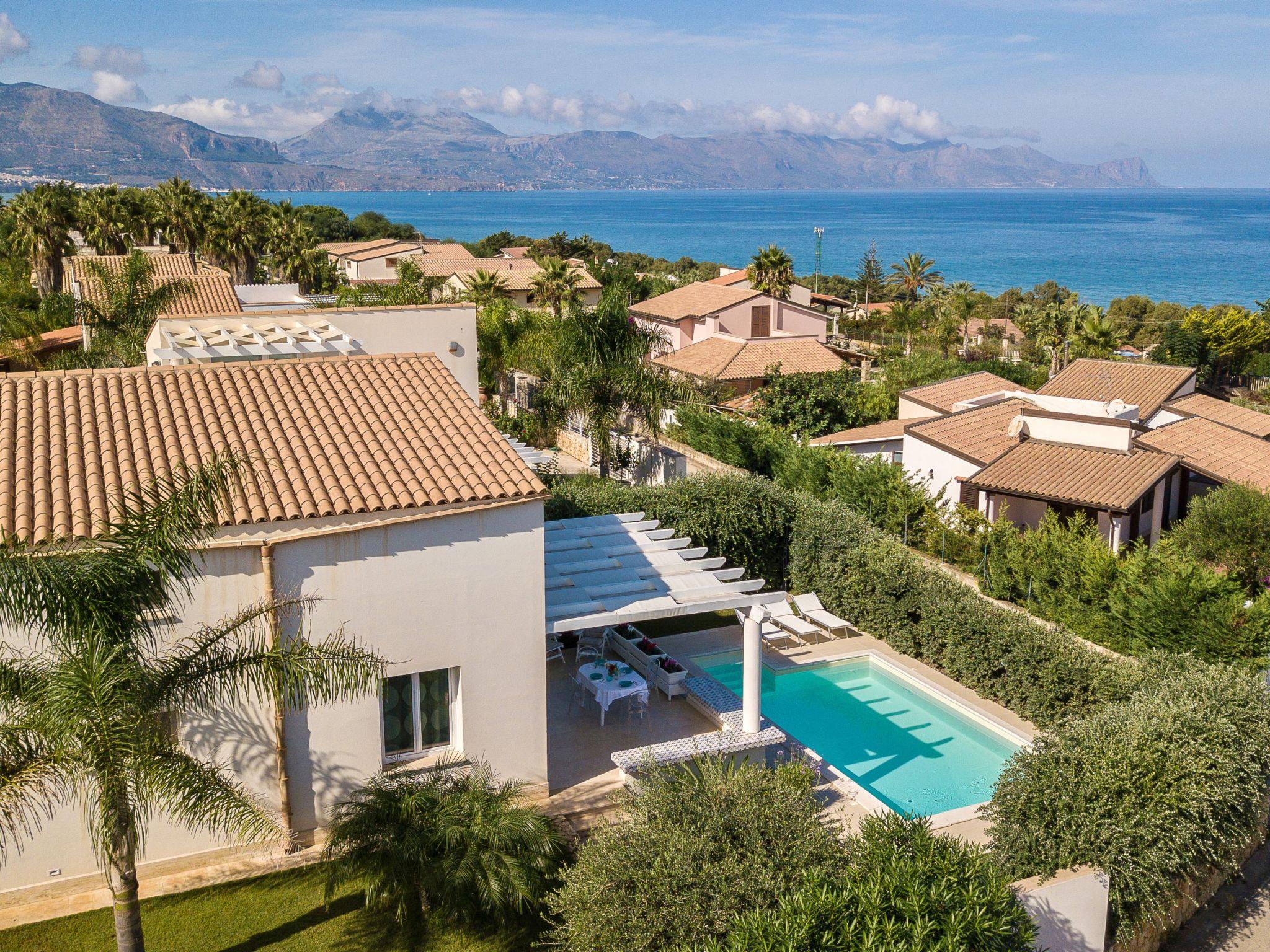 Photo 2 - Maison de 3 chambres à Alcamo avec piscine privée et vues à la mer