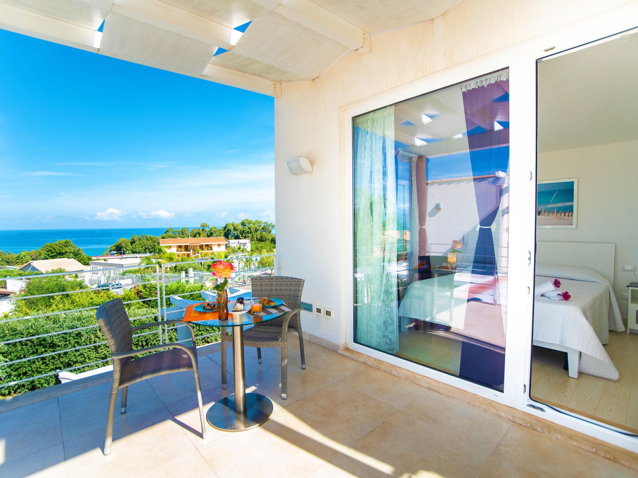 Photo 8 - Maison de 3 chambres à Alcamo avec piscine privée et vues à la mer