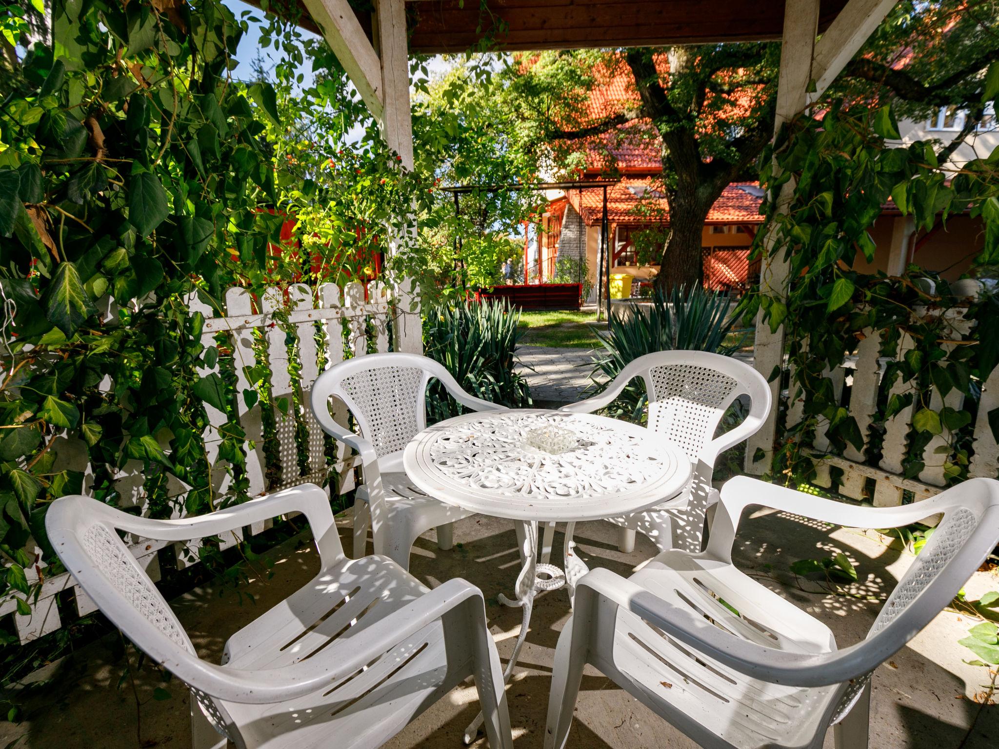 Photo 3 - Appartement de 4 chambres à Balatonberény avec jardin