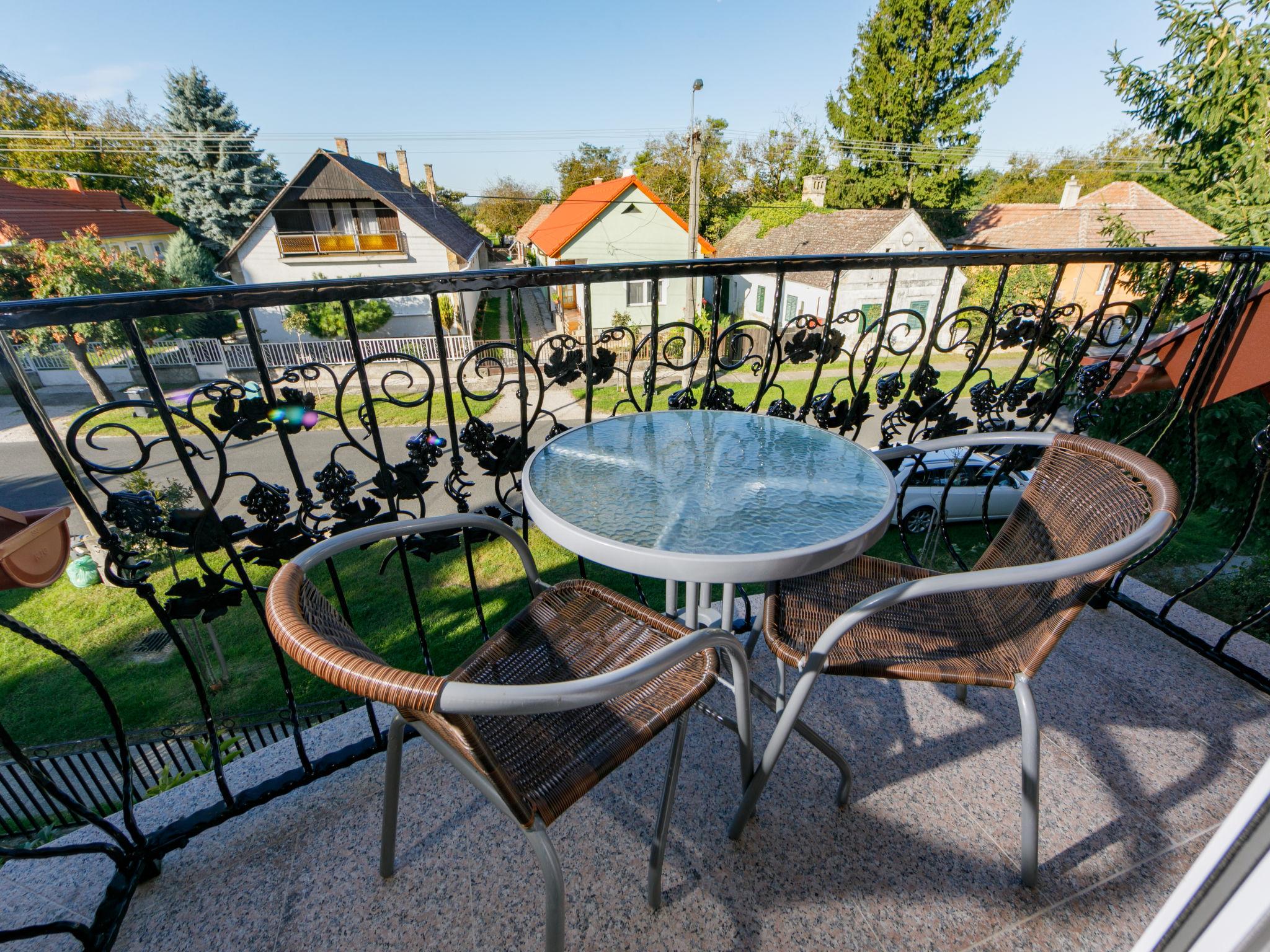 Photo 12 - Appartement de 2 chambres à Balatonberény avec jardin