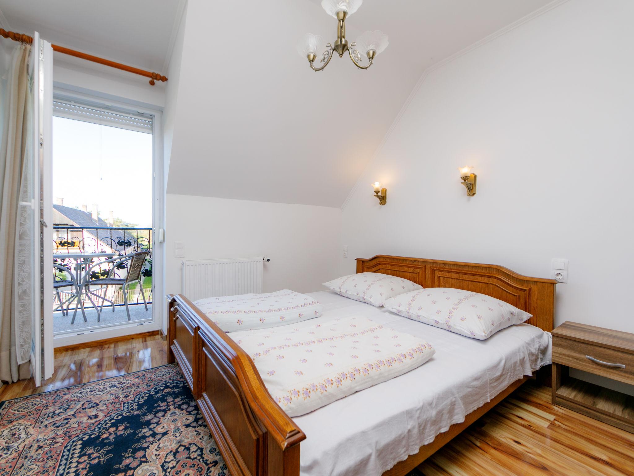Foto 20 - Appartamento con 4 camere da letto a Balatonberény con giardino