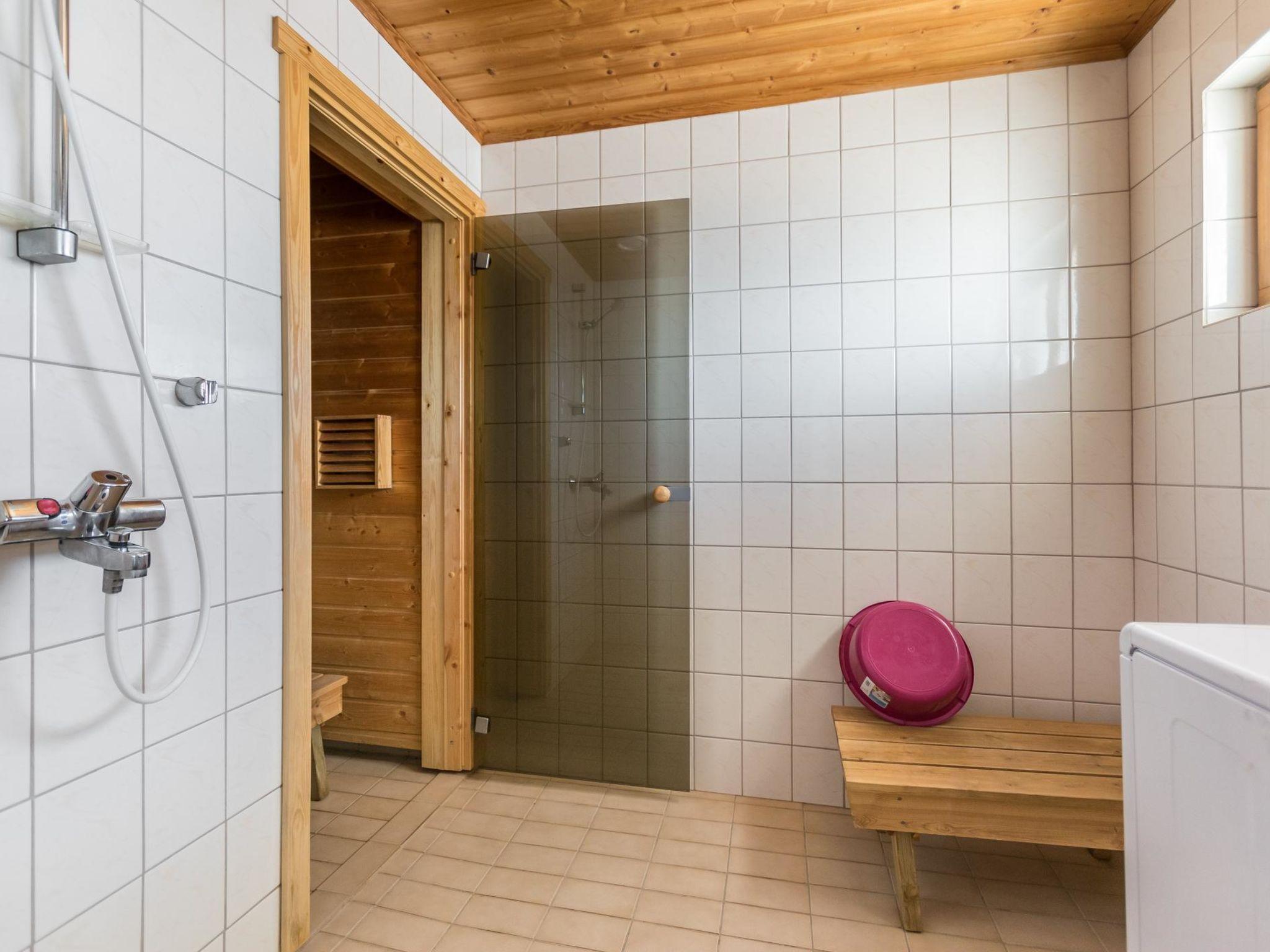 Foto 15 - Casa de 1 habitación en Hyrynsalmi con sauna