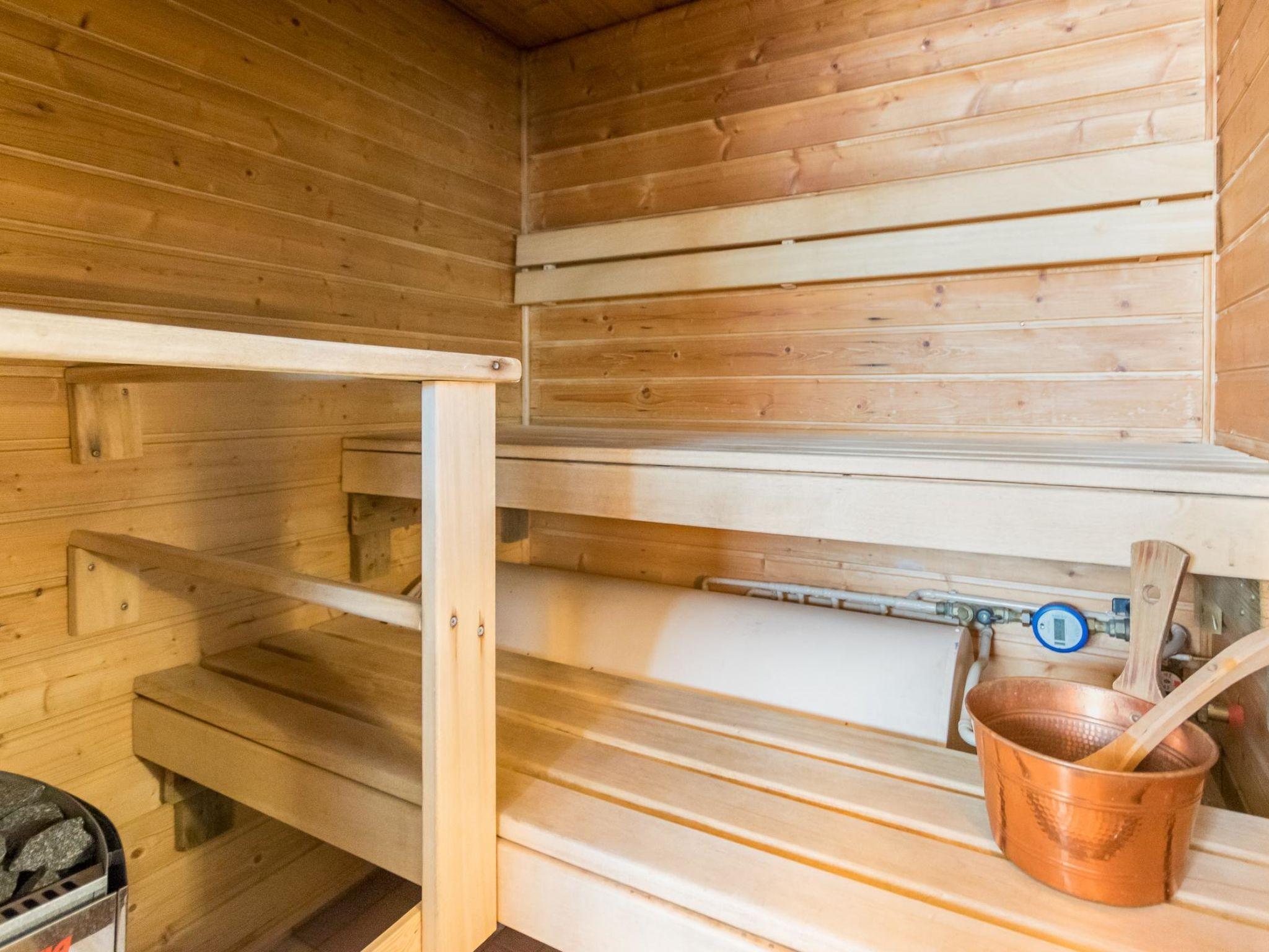 Foto 14 - Casa de 1 habitación en Hyrynsalmi con sauna