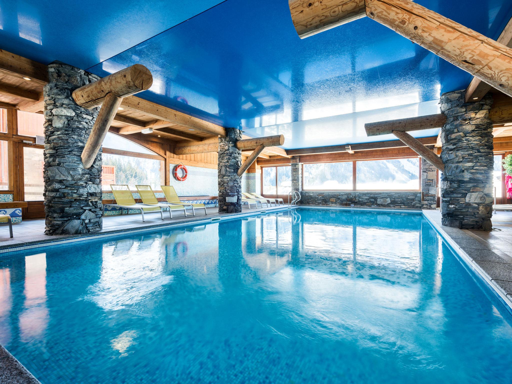 Foto 1 - Apartamento de 2 habitaciones en Sainte-Foy-Tarentaise con piscina y vistas a la montaña