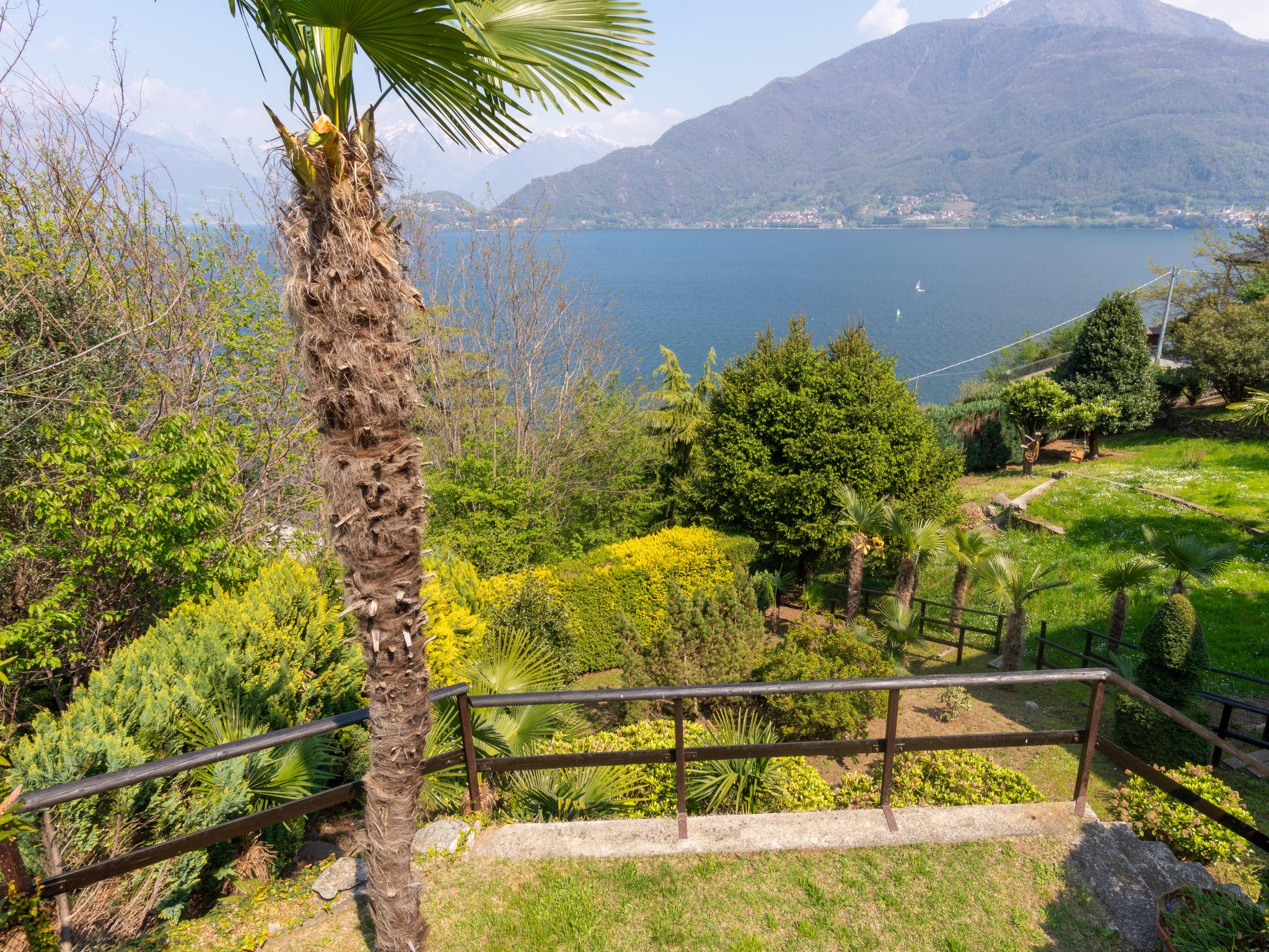 Foto 2 - Casa em Pianello del Lario com jardim e vista para a montanha