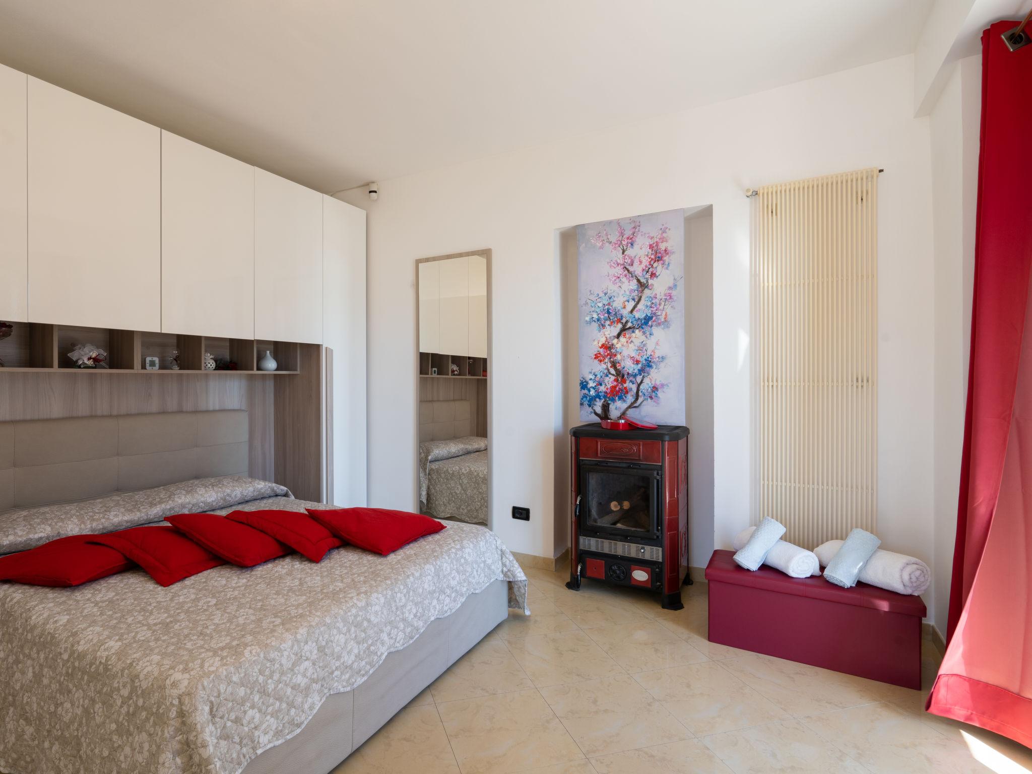 Foto 13 - Apartamento de 1 quarto em Sanremo com jardim e vistas do mar
