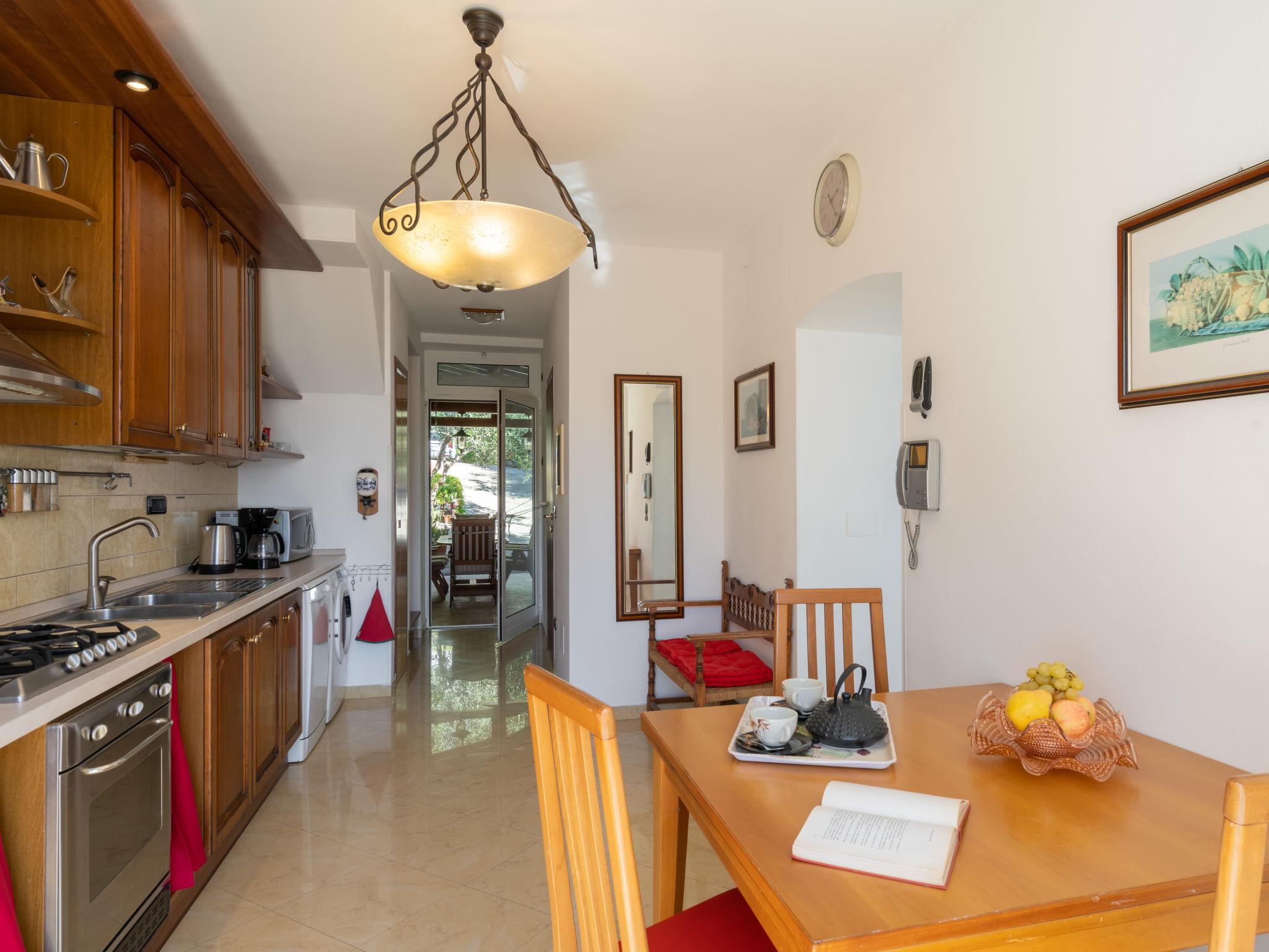 Foto 12 - Appartamento con 1 camera da letto a Sanremo con giardino e vista mare