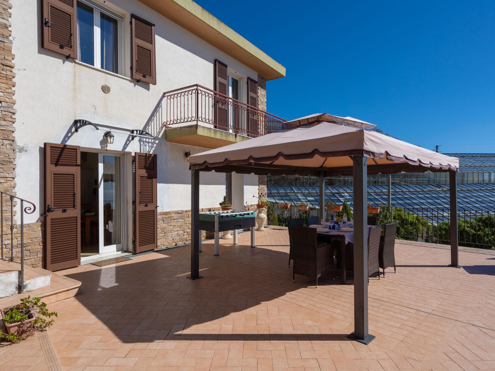 Foto 7 - Apartamento de 1 habitación en Sanremo con jardín y vistas al mar