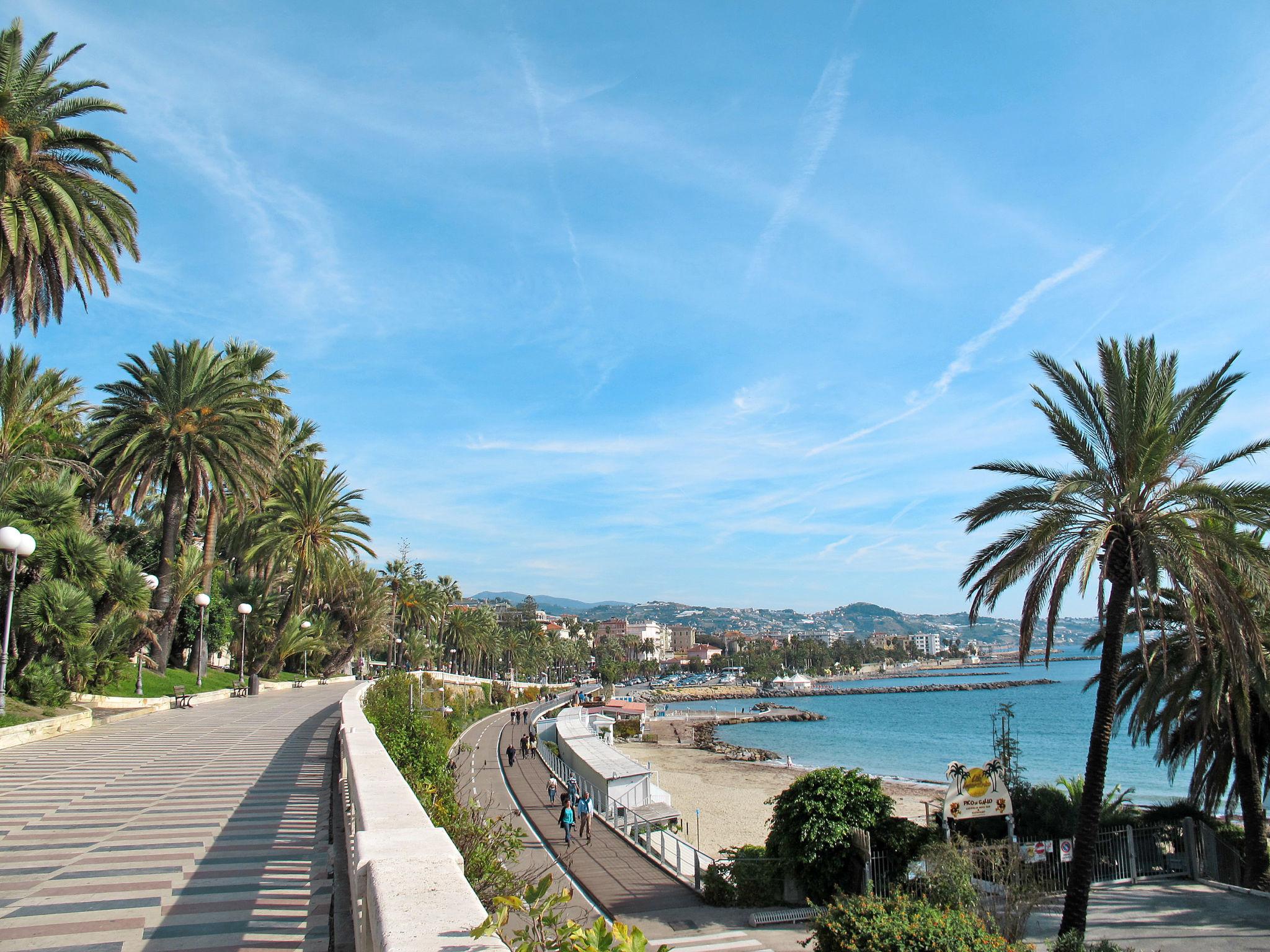 Foto 20 - Appartamento con 1 camera da letto a Sanremo con giardino e terrazza