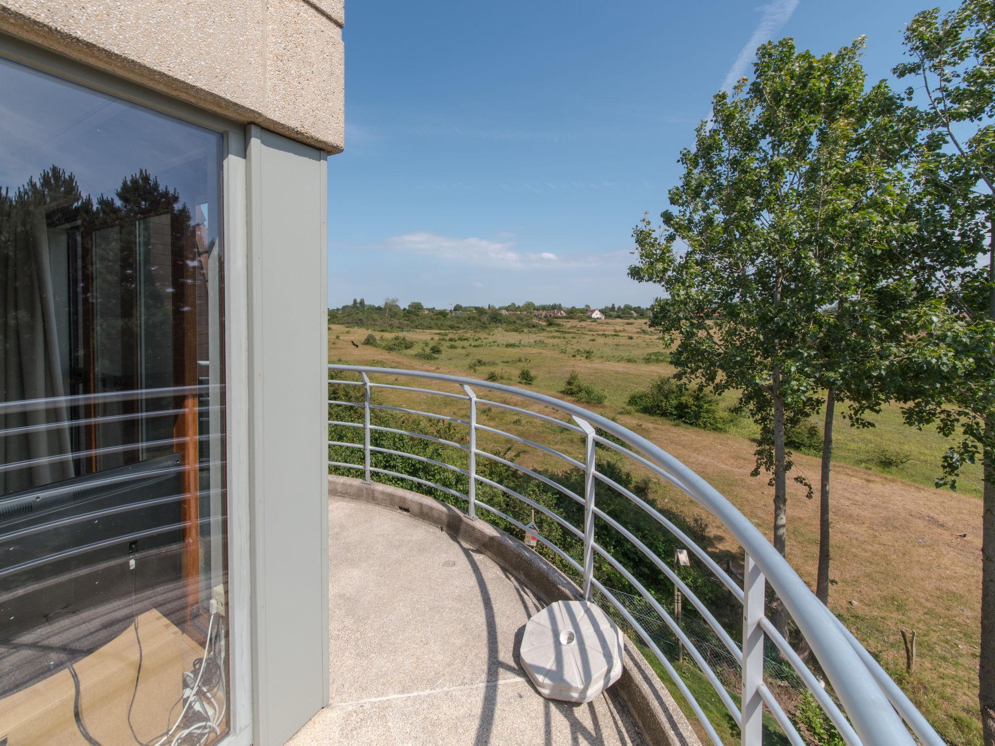 Foto 3 - Apartamento de 2 quartos em Bredene com piscina e jardim