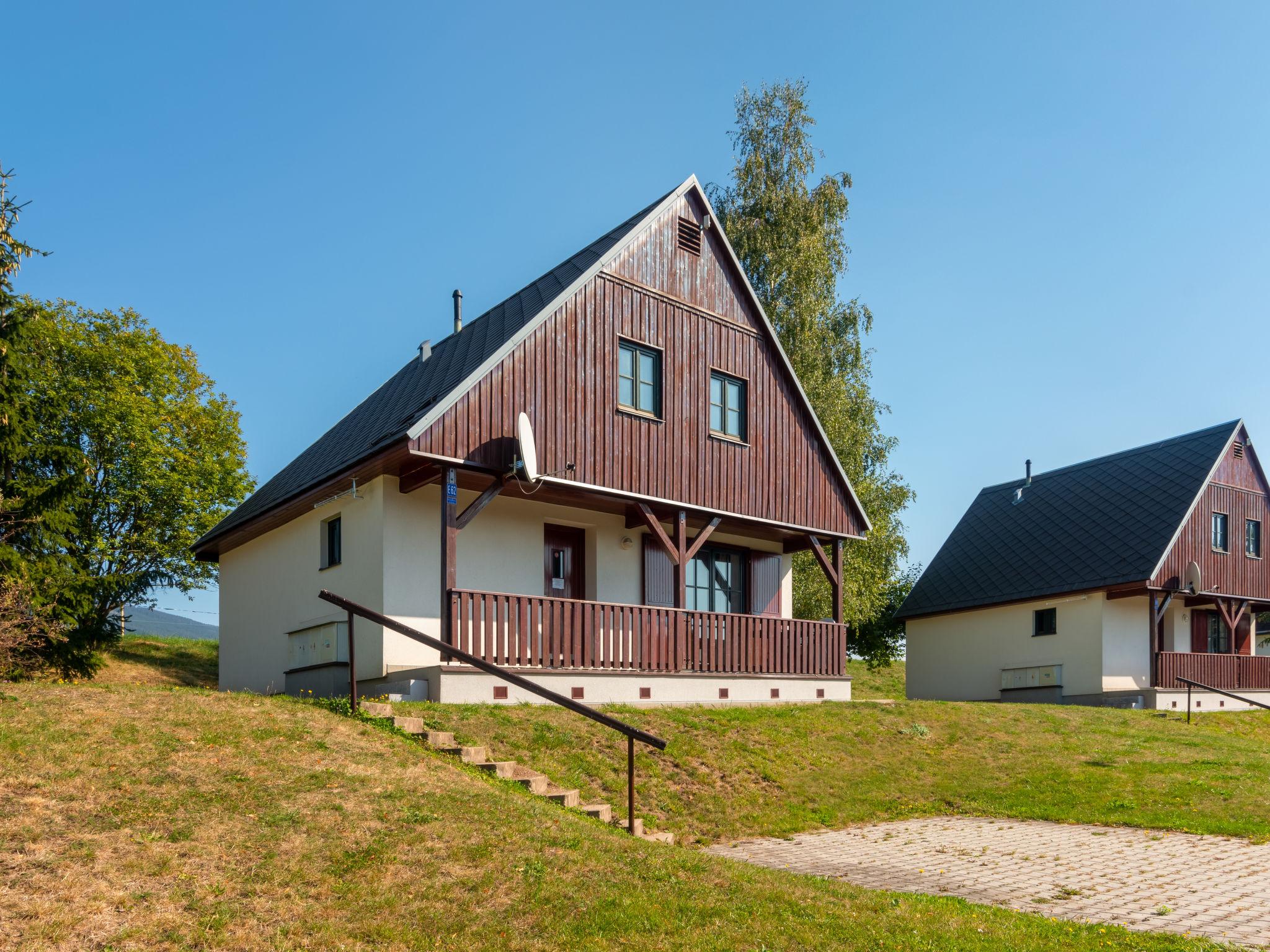 Photo 25 - Maison de 3 chambres à Černý Důl avec piscine et jardin