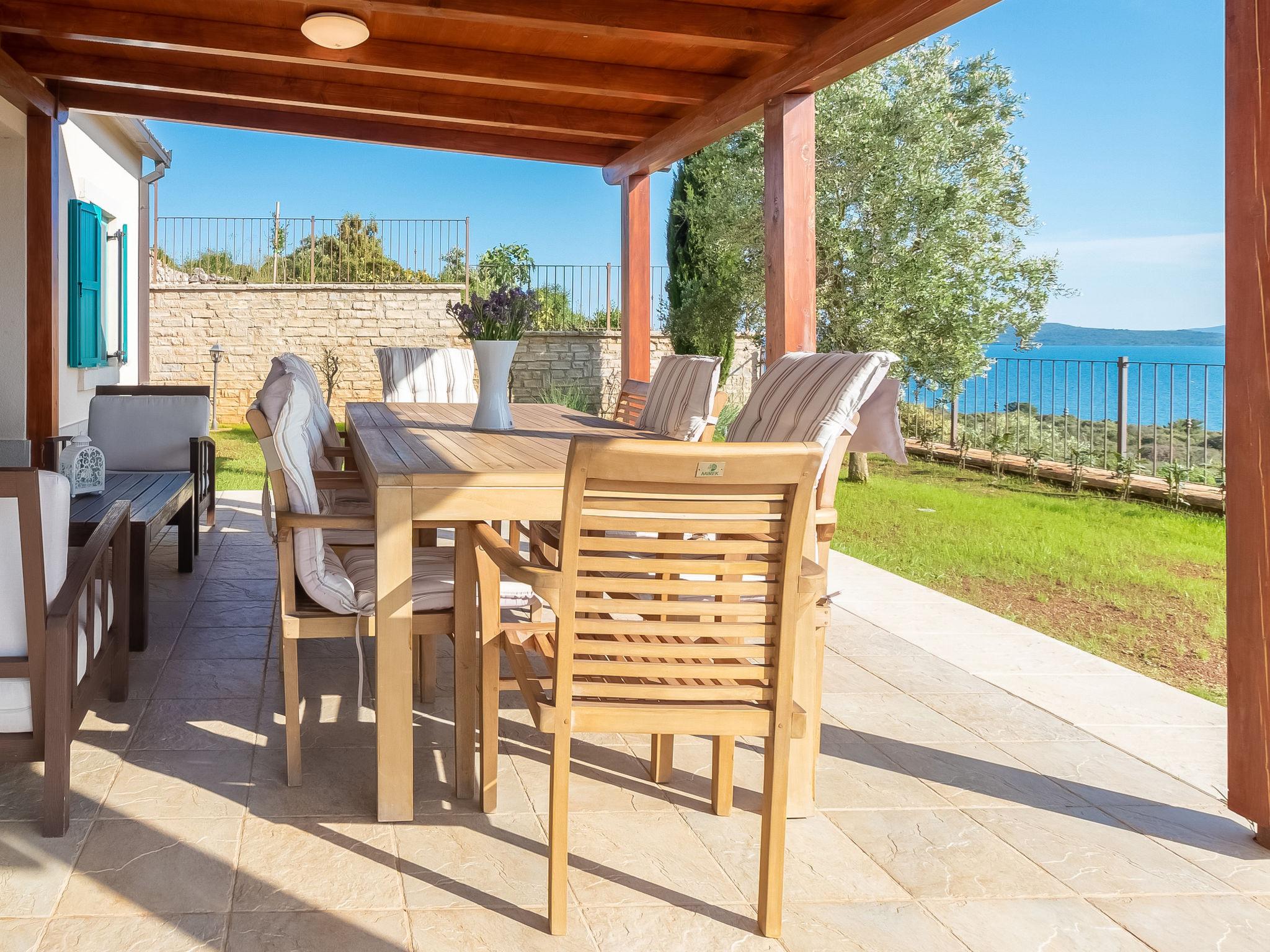 Photo 12 - Maison de 3 chambres à Preko avec piscine privée et jardin