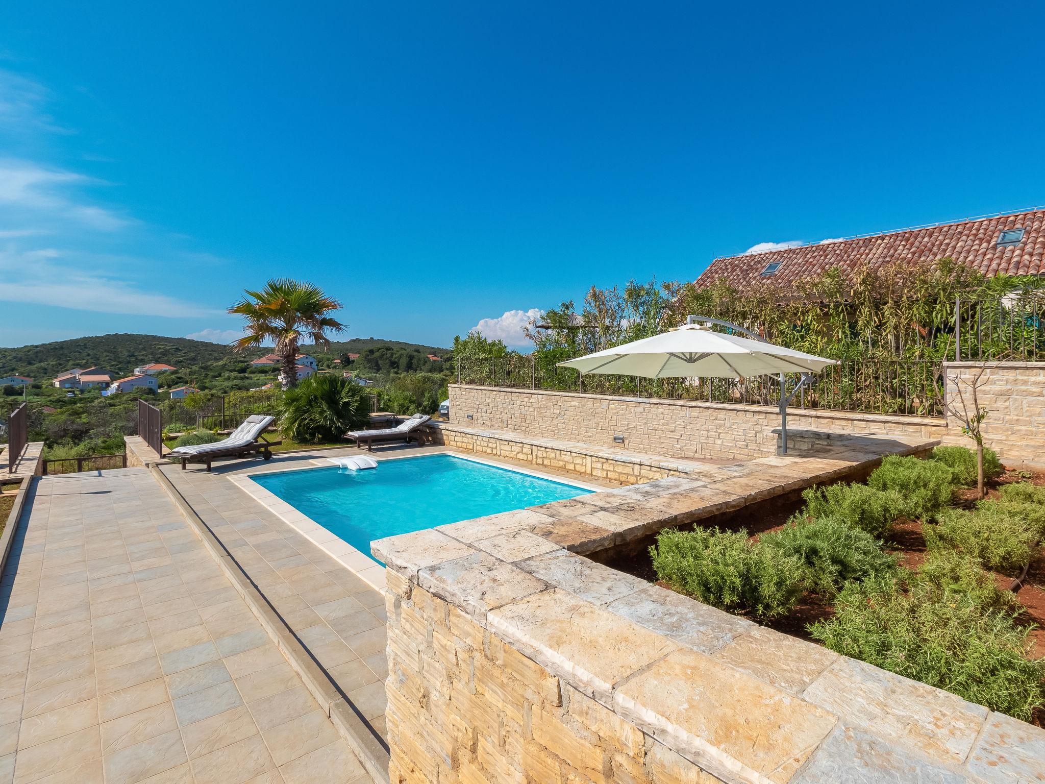 Photo 3 - Maison de 3 chambres à Preko avec piscine privée et jardin