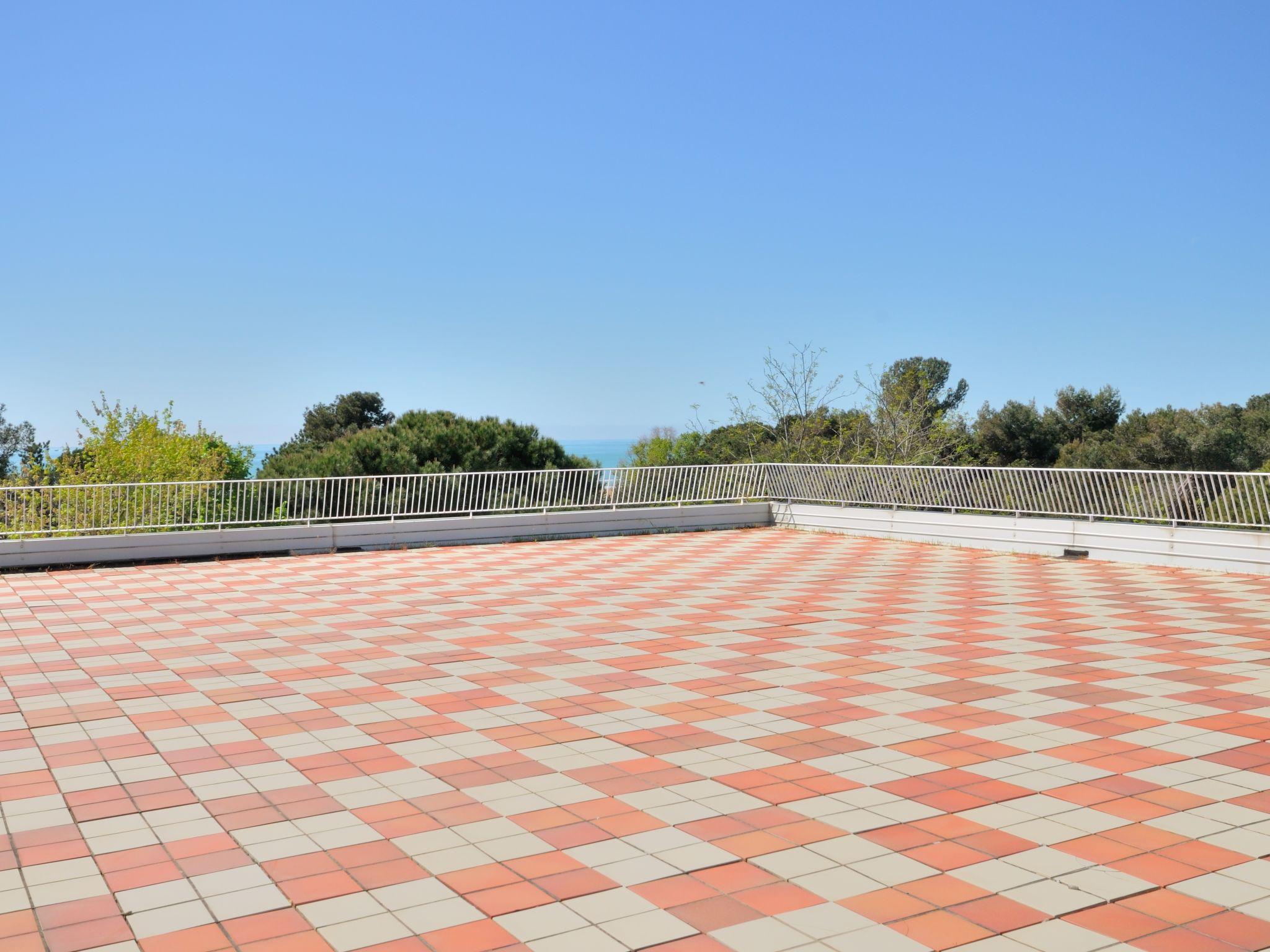 Photo 10 - 1 bedroom Apartment in San Michele al Tagliamento with garden and sea view