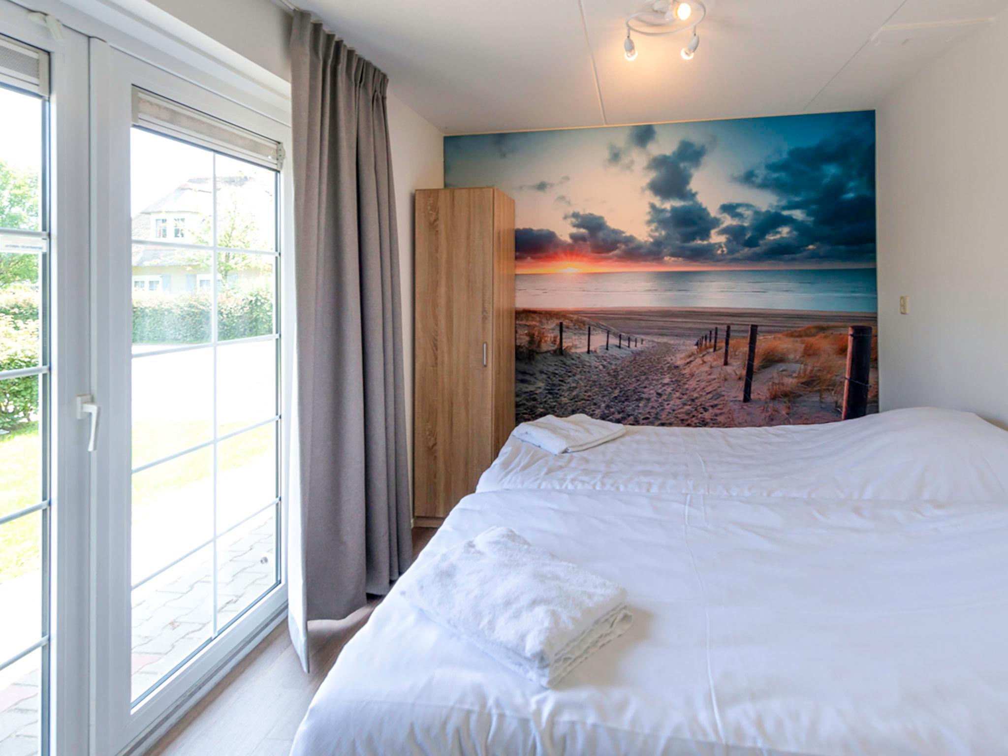 Photo 5 - 4 bedroom House in Hellevoetsluis with swimming pool and sea view