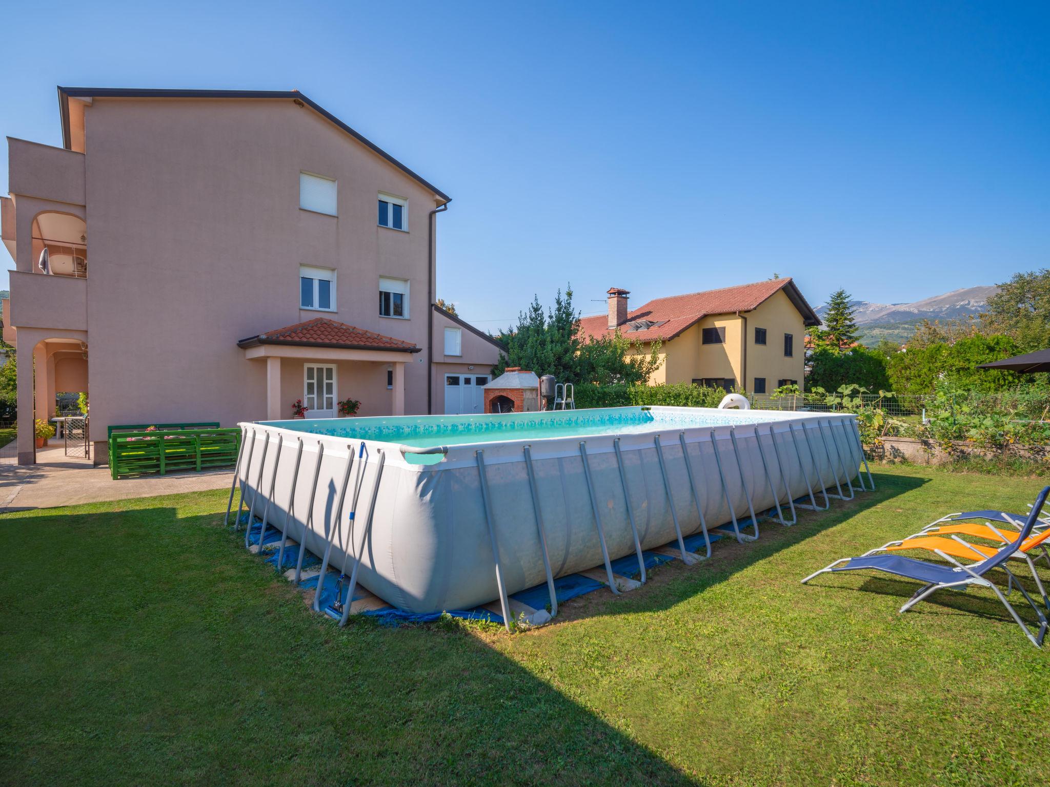 Foto 14 - Appartamento con 2 camere da letto a Jelenje con piscina privata e vista mare