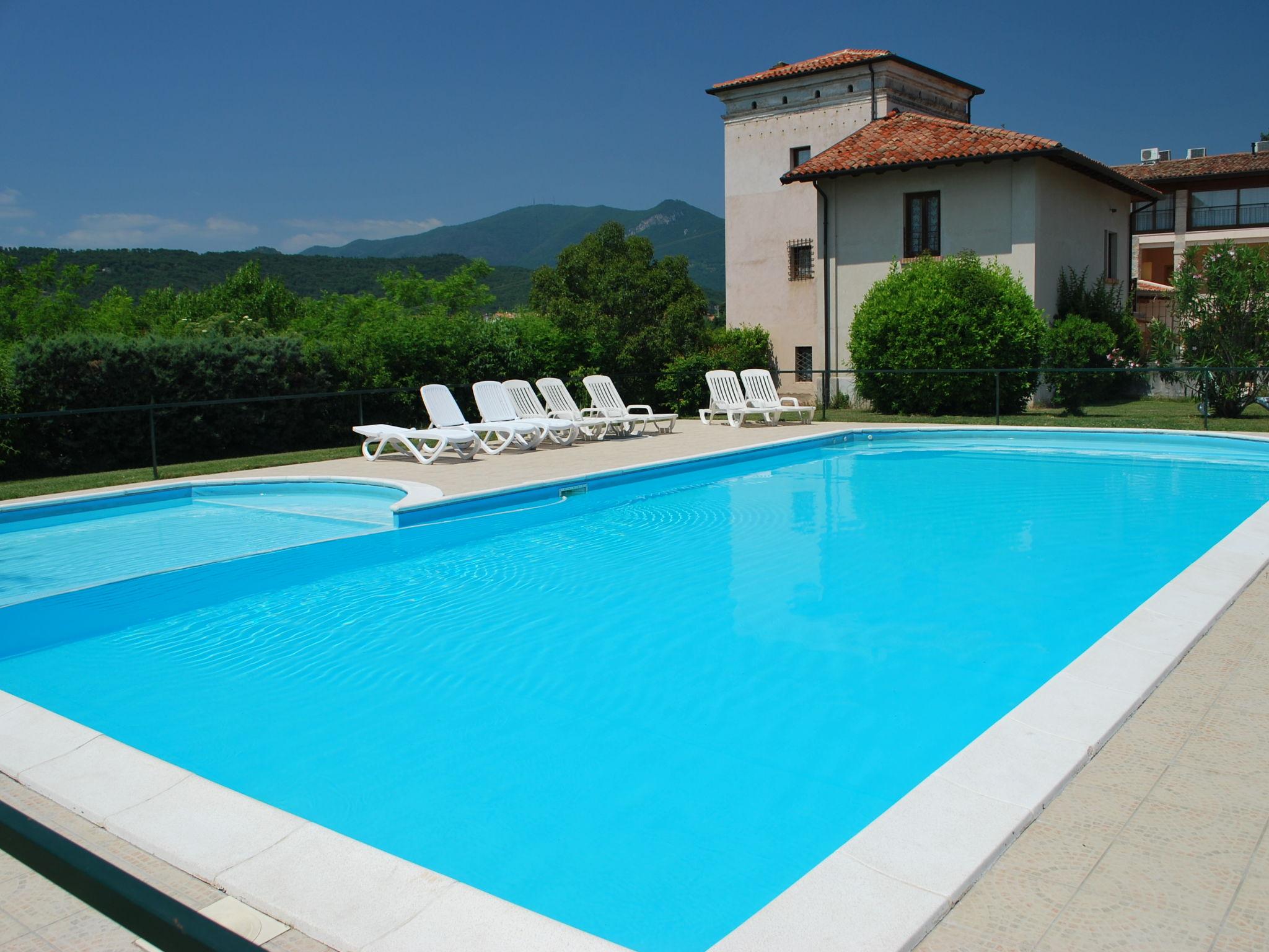 Photo 17 - 1 bedroom Apartment in Salò with swimming pool and mountain view