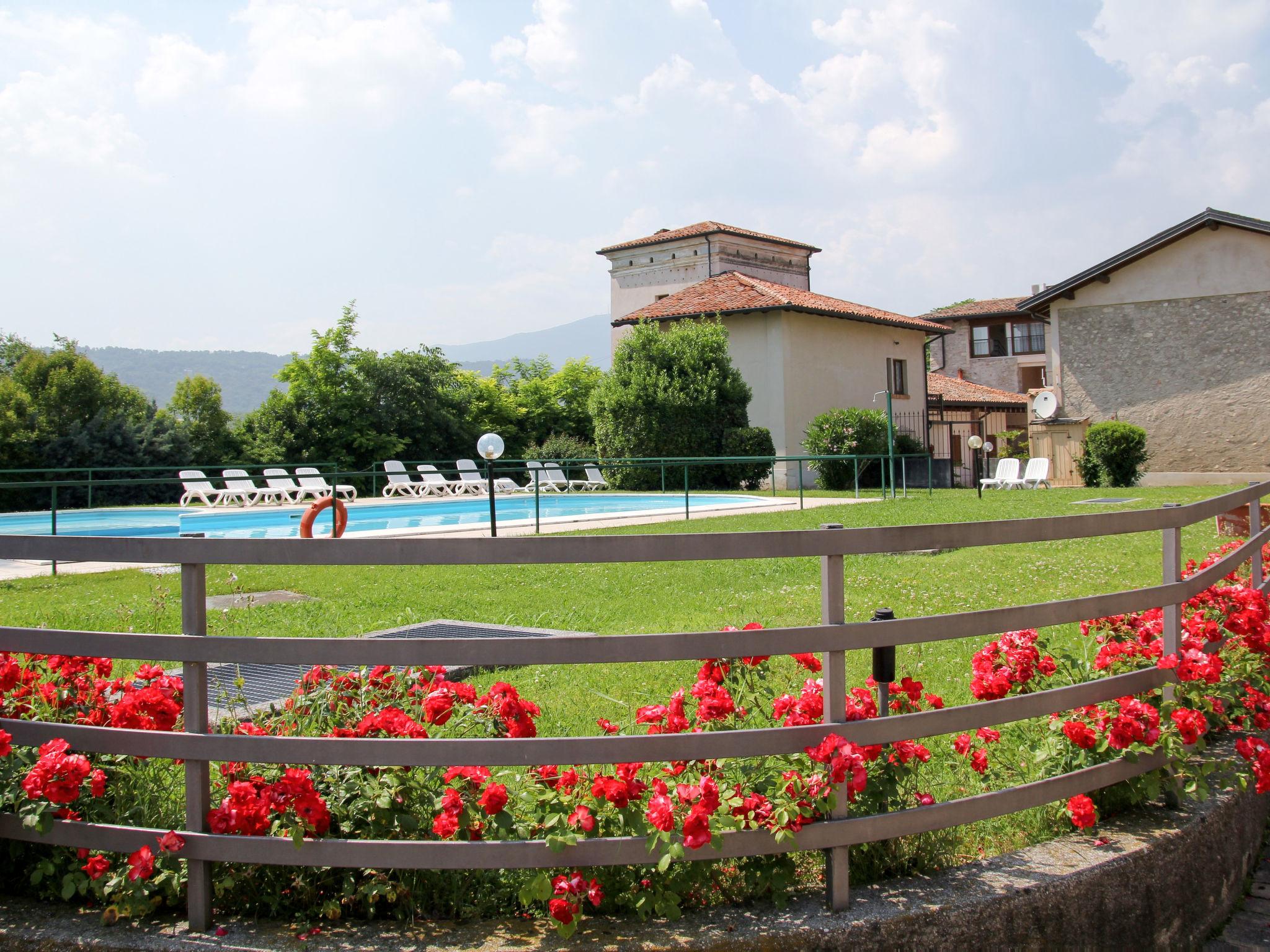 Photo 16 - Appartement de 3 chambres à Salò avec piscine et vues sur la montagne