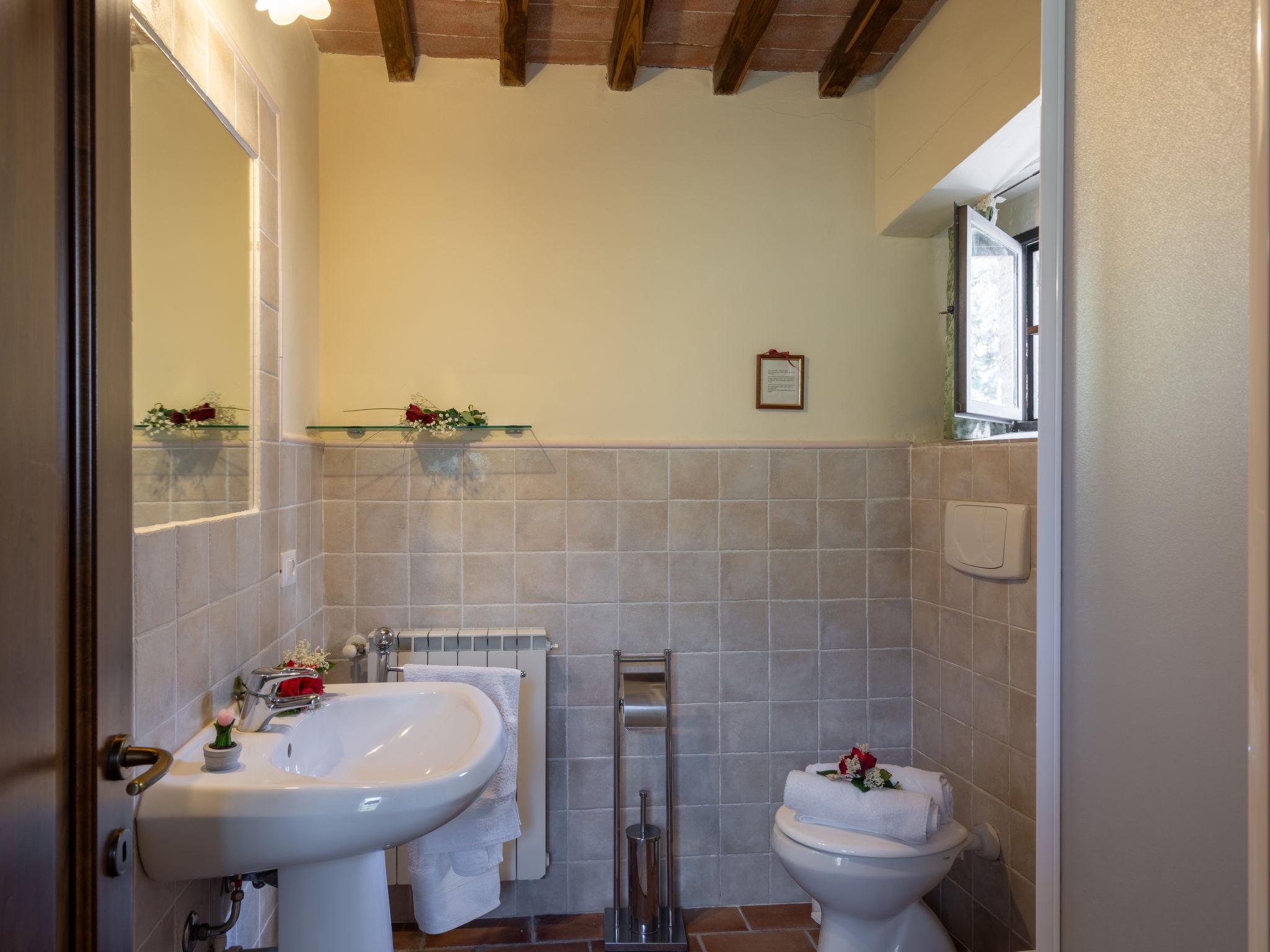 Foto 19 - Casa con 3 camere da letto a San Gimignano con piscina privata e giardino