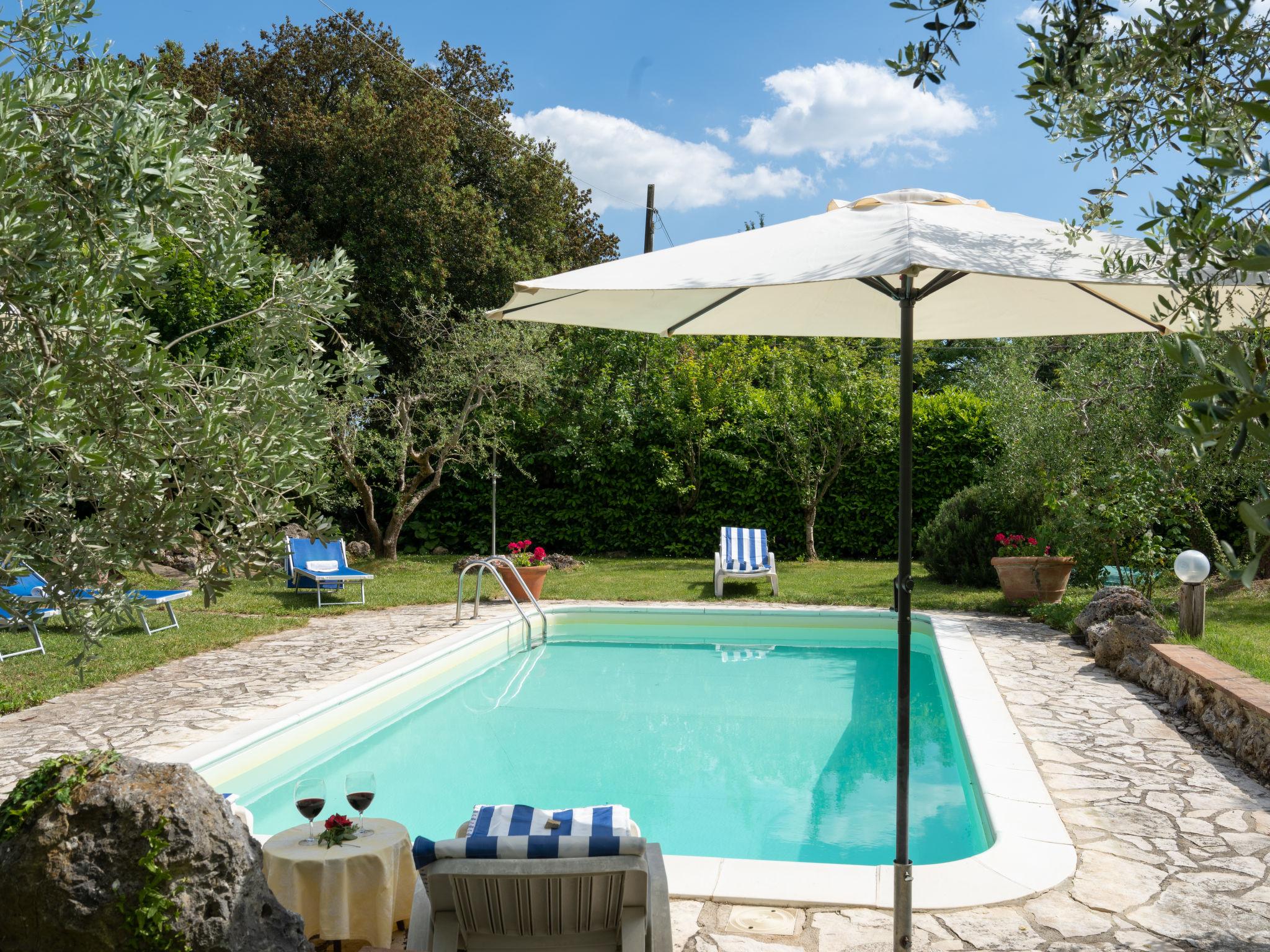 Foto 28 - Haus mit 3 Schlafzimmern in San Gimignano mit privater pool und garten