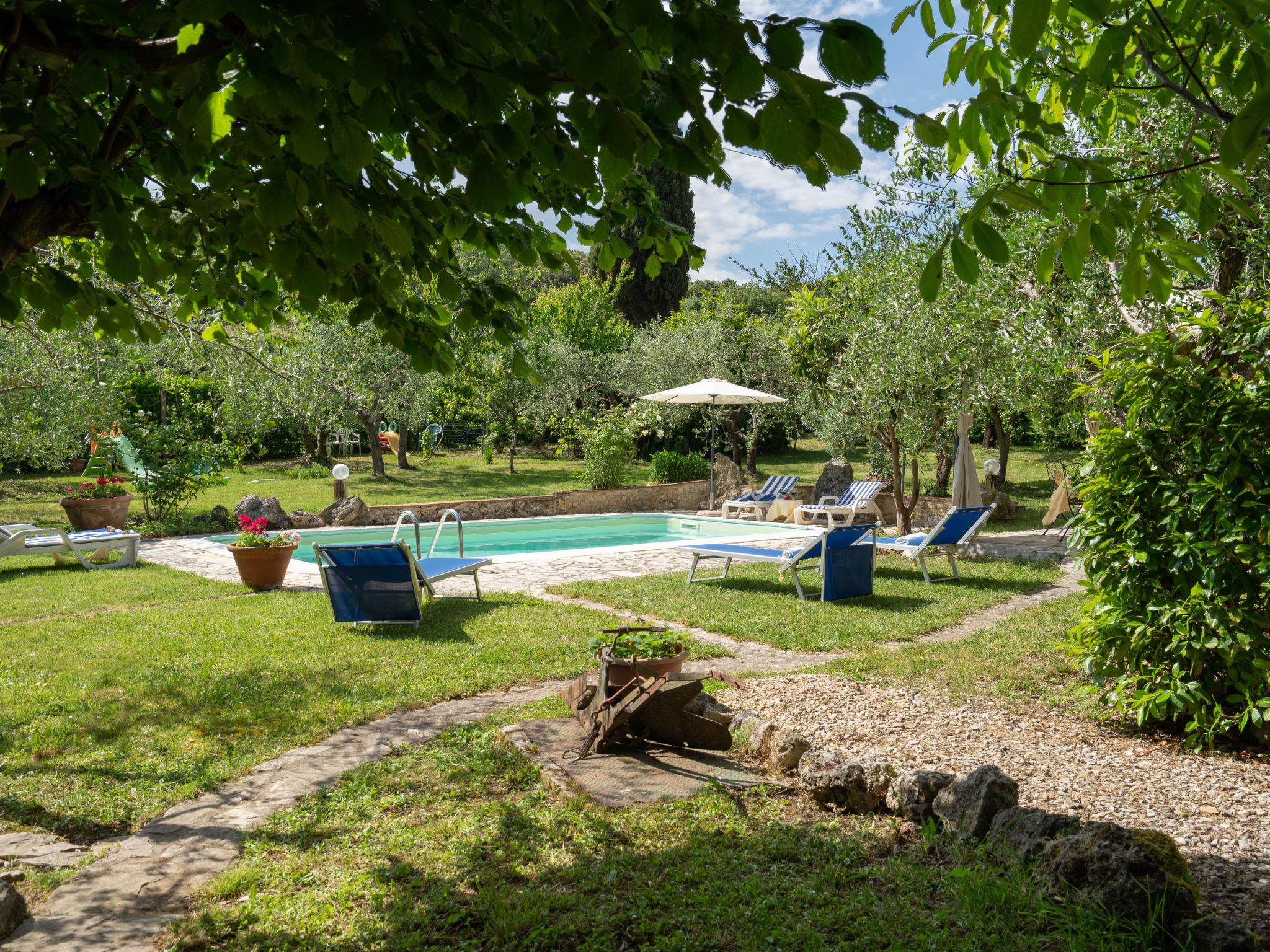 Foto 26 - Casa con 3 camere da letto a San Gimignano con piscina privata e giardino