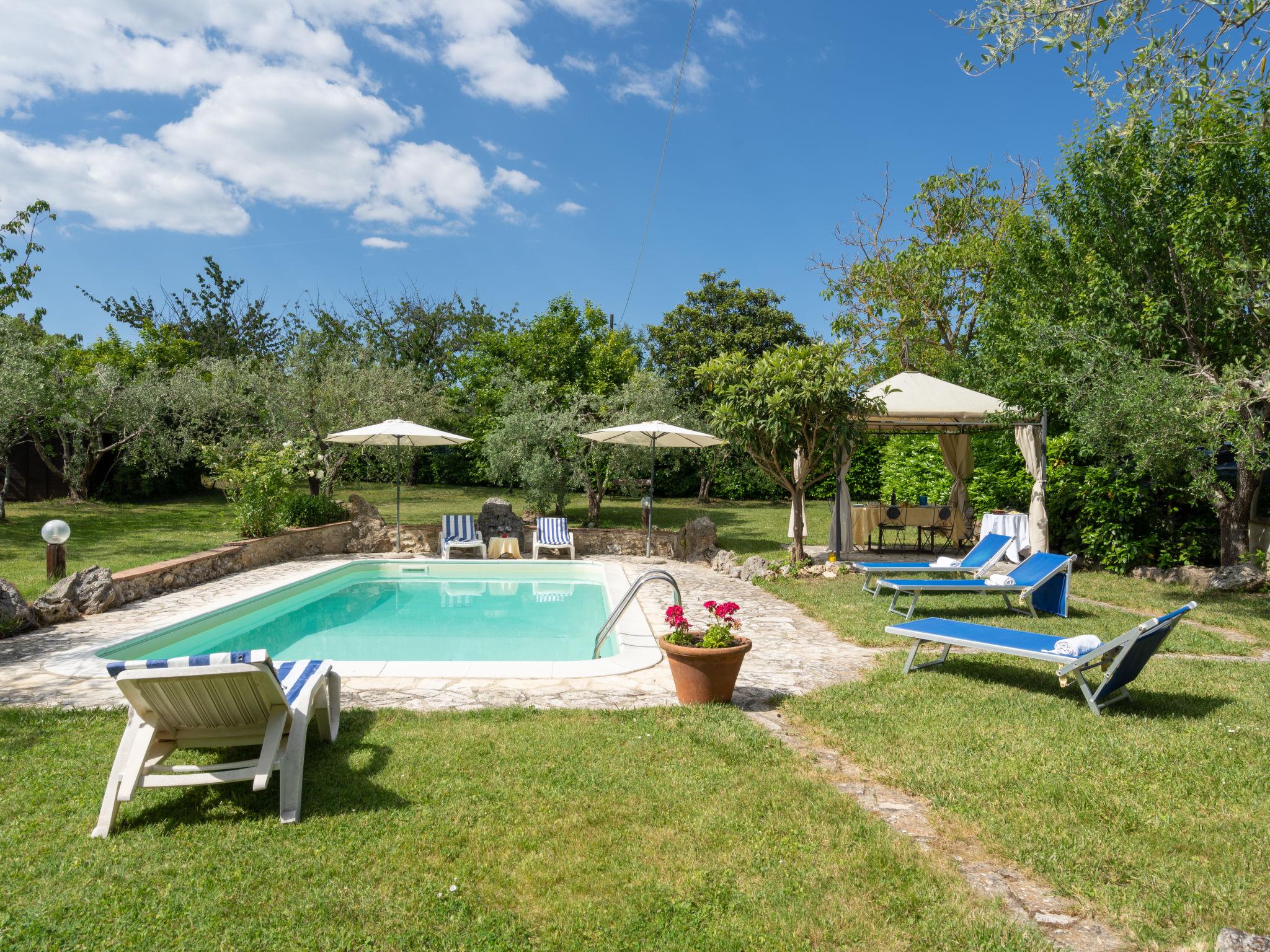 Foto 25 - Casa con 3 camere da letto a San Gimignano con piscina privata e giardino