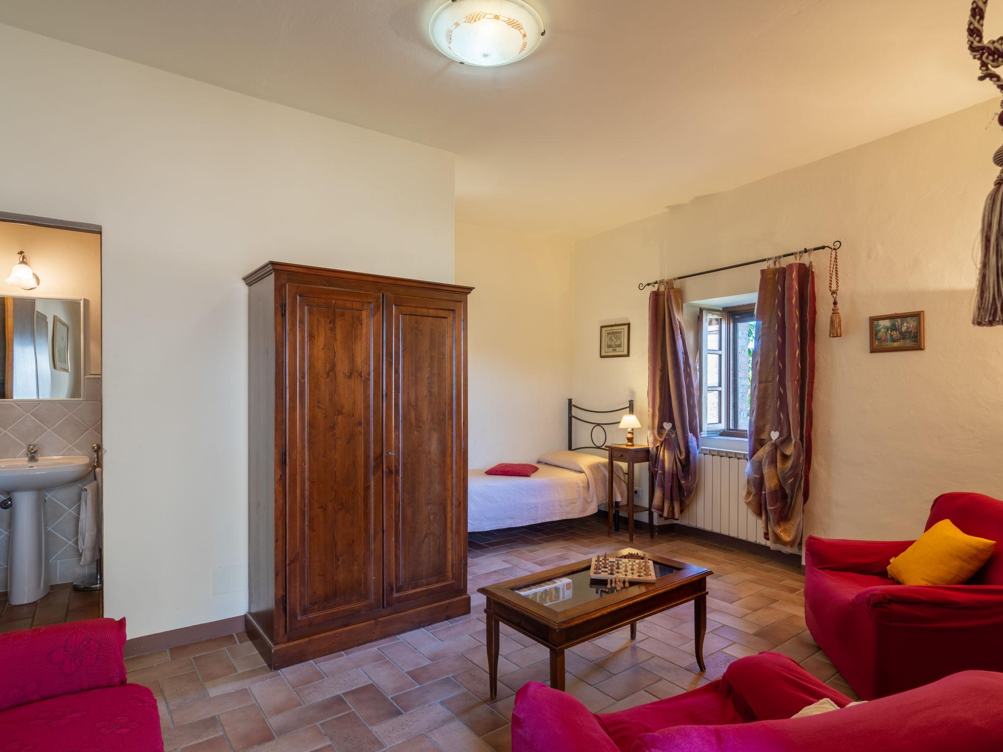 Photo 10 - 3 bedroom House in San Gimignano with private pool and garden