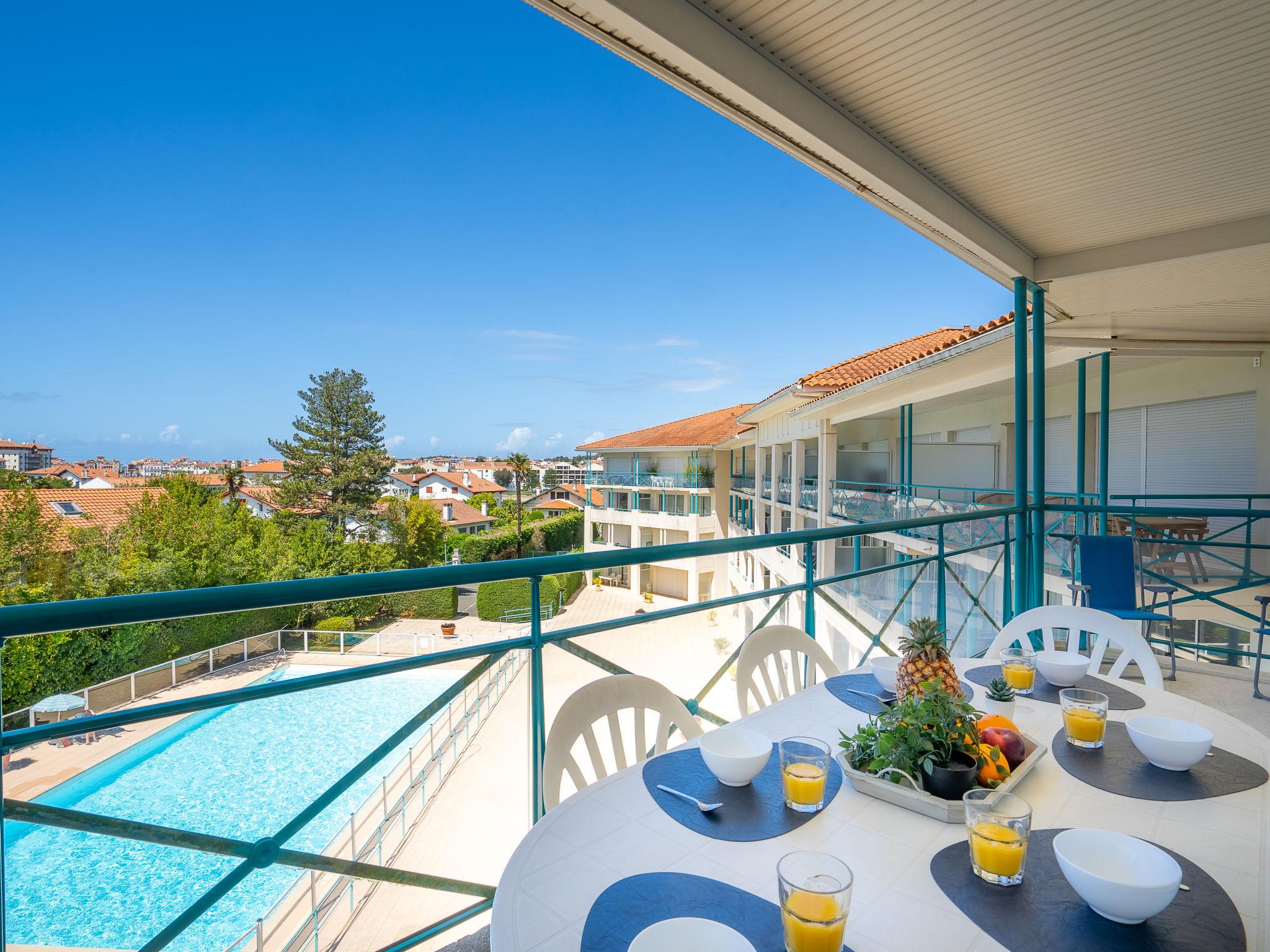 Photo 1 - Appartement de 2 chambres à Ciboure avec piscine et vues à la mer